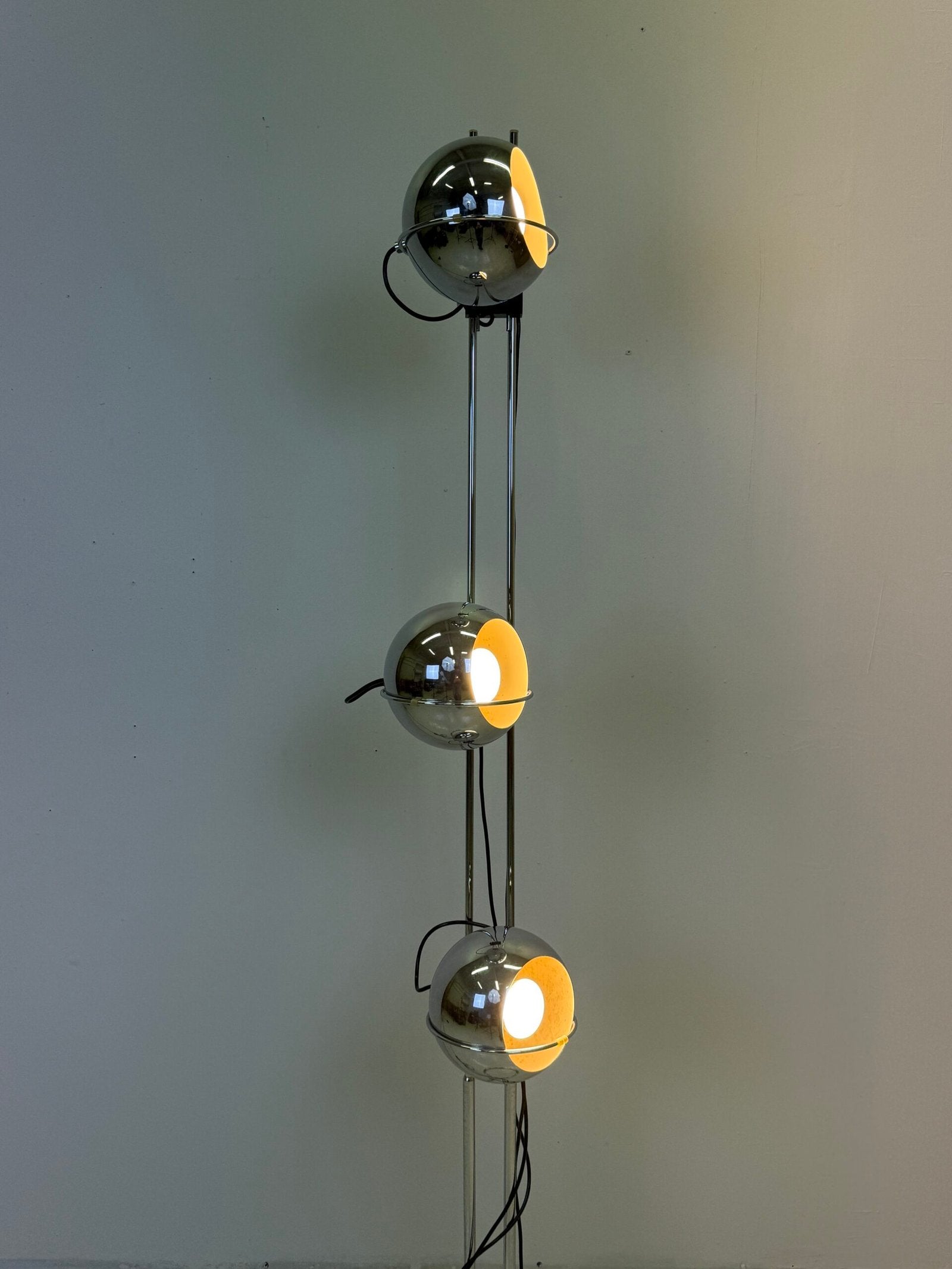 LAMPADAIRE “EYEBALL” — GOFFREDO REGGIANI, 1970s