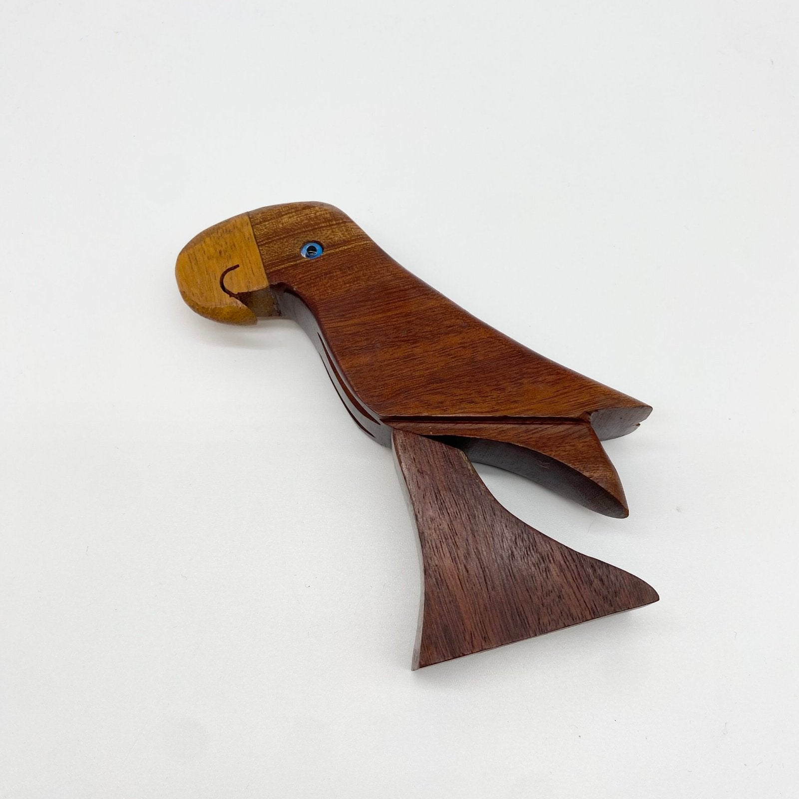 TOUCAN SCULPTÉ EN BOIS — BRÉSIL, 1960s