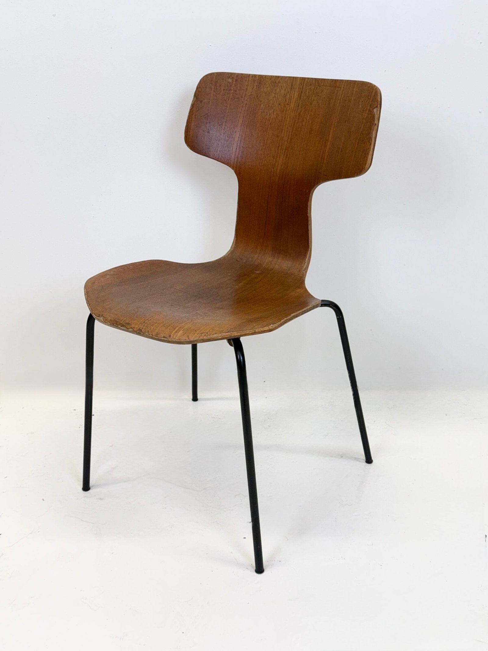 CHAISE 3103 “HAMMER” — ARNE JACOBSEN, 1960s