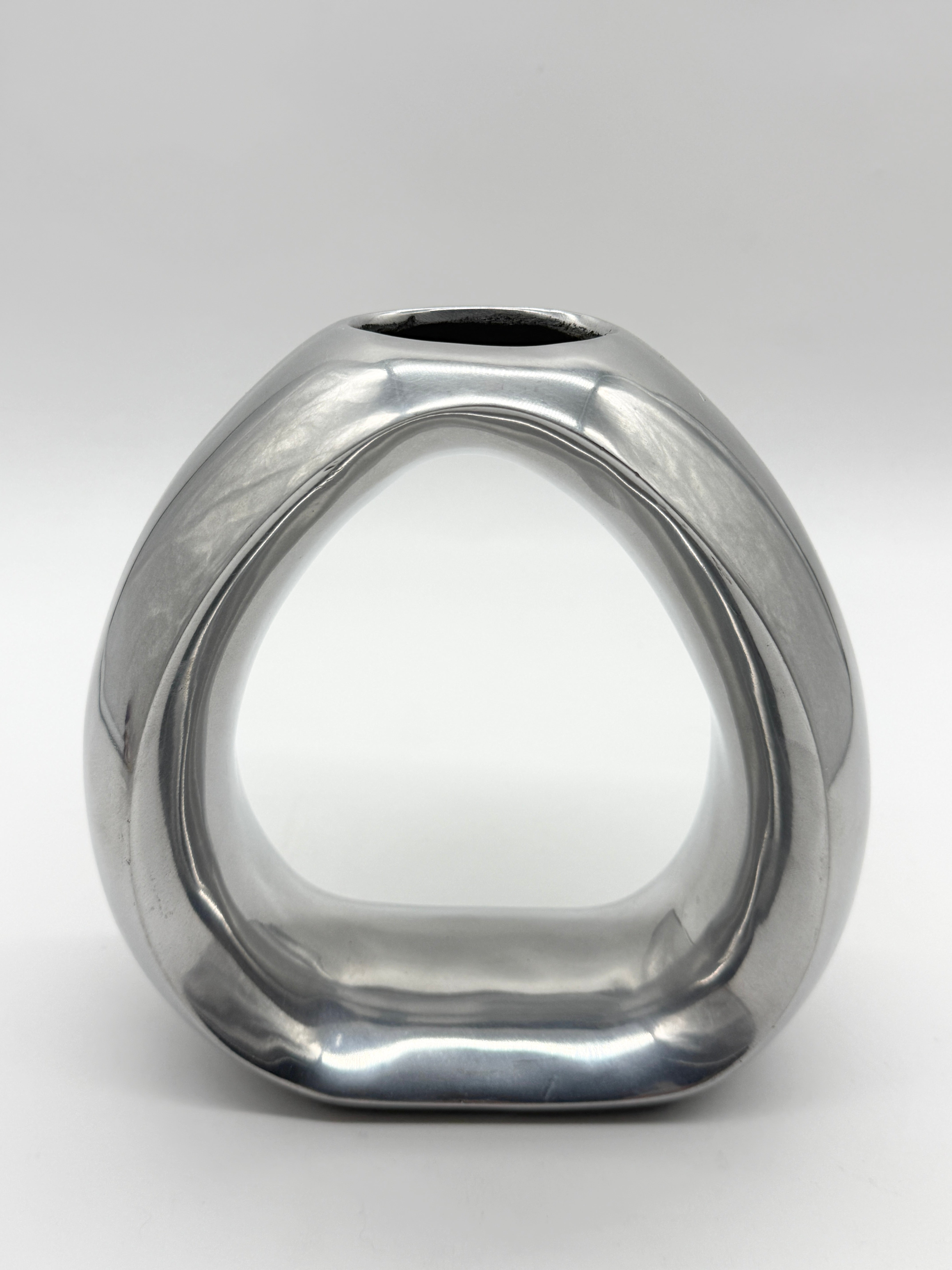 VASE BIOMORPHIQUE EN FONTE D’ALUMINIUM, 1970s
