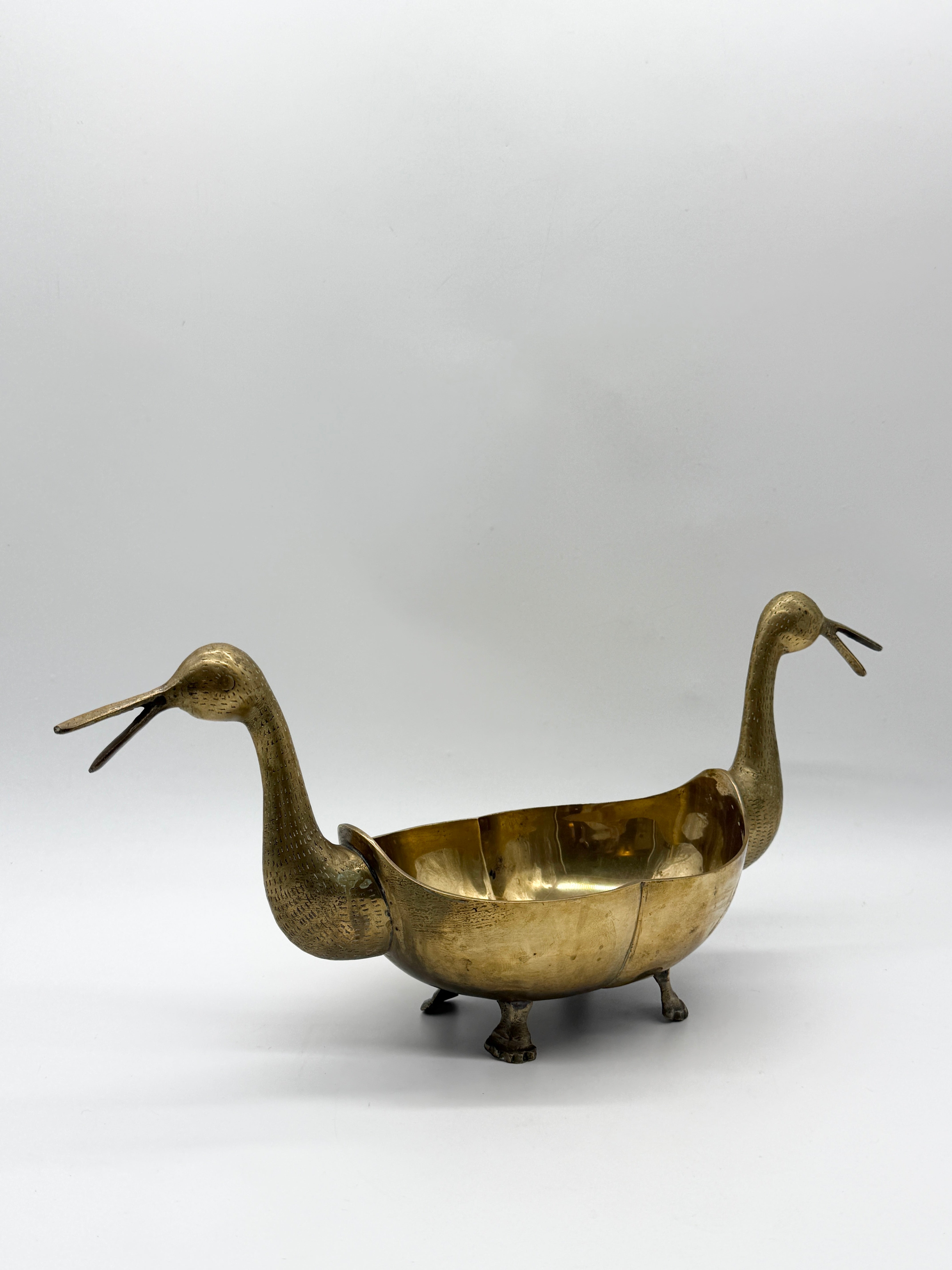 CENTRE DE TABLE "CANARDS" EN LAITON – VERS 1950s