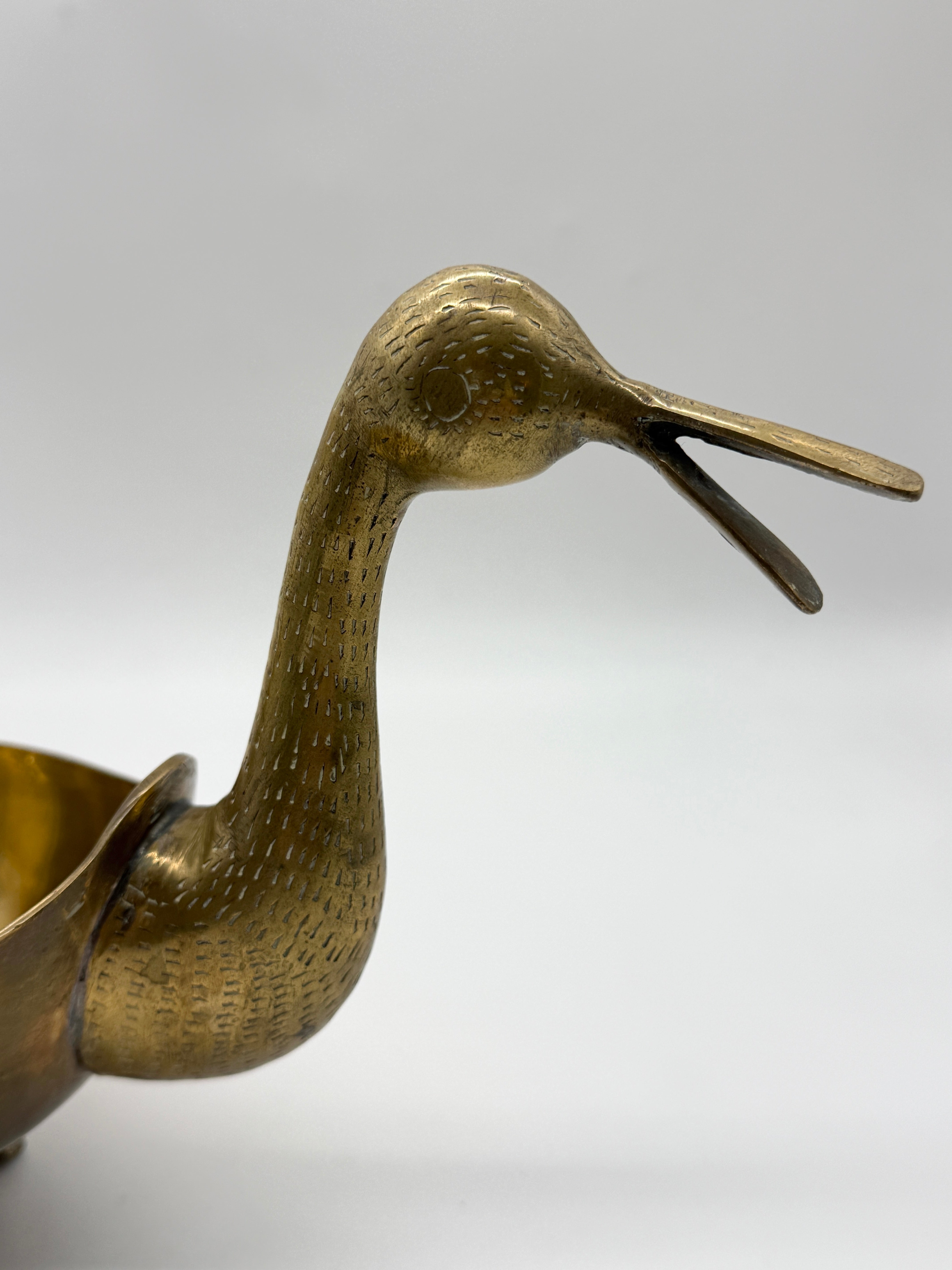 CENTRE DE TABLE "CANARDS" EN LAITON – VERS 1950s