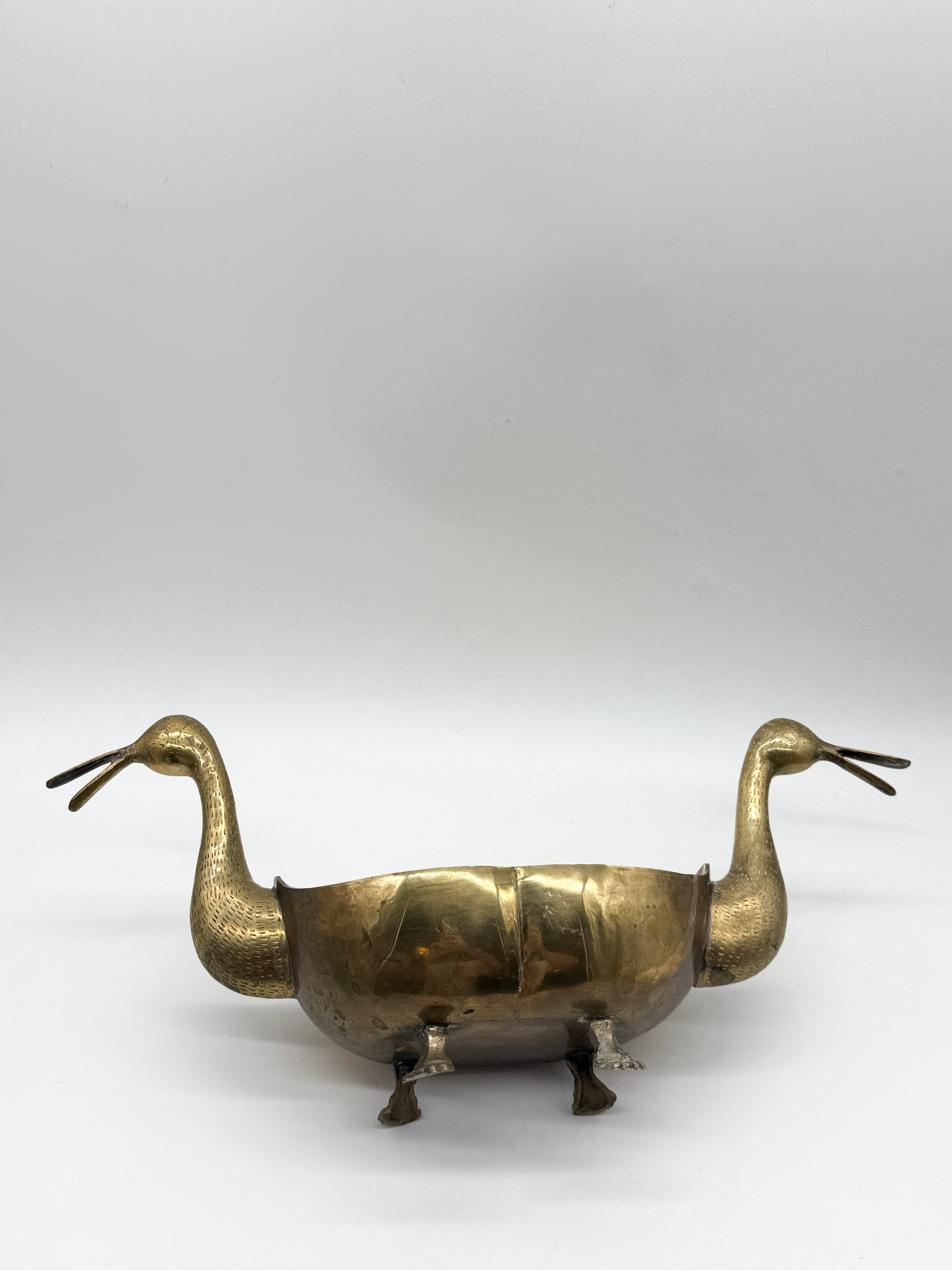 CENTRE DE TABLE "CANARDS" EN LAITON – VERS 1950s