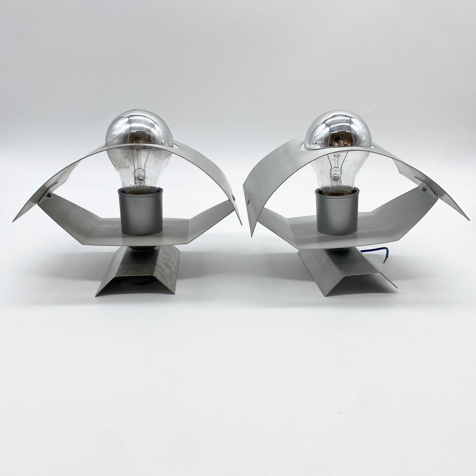 PAIRE D’APPLIQUES "SPACE AGE" - MÉTAL BROSSÉ, 1970s