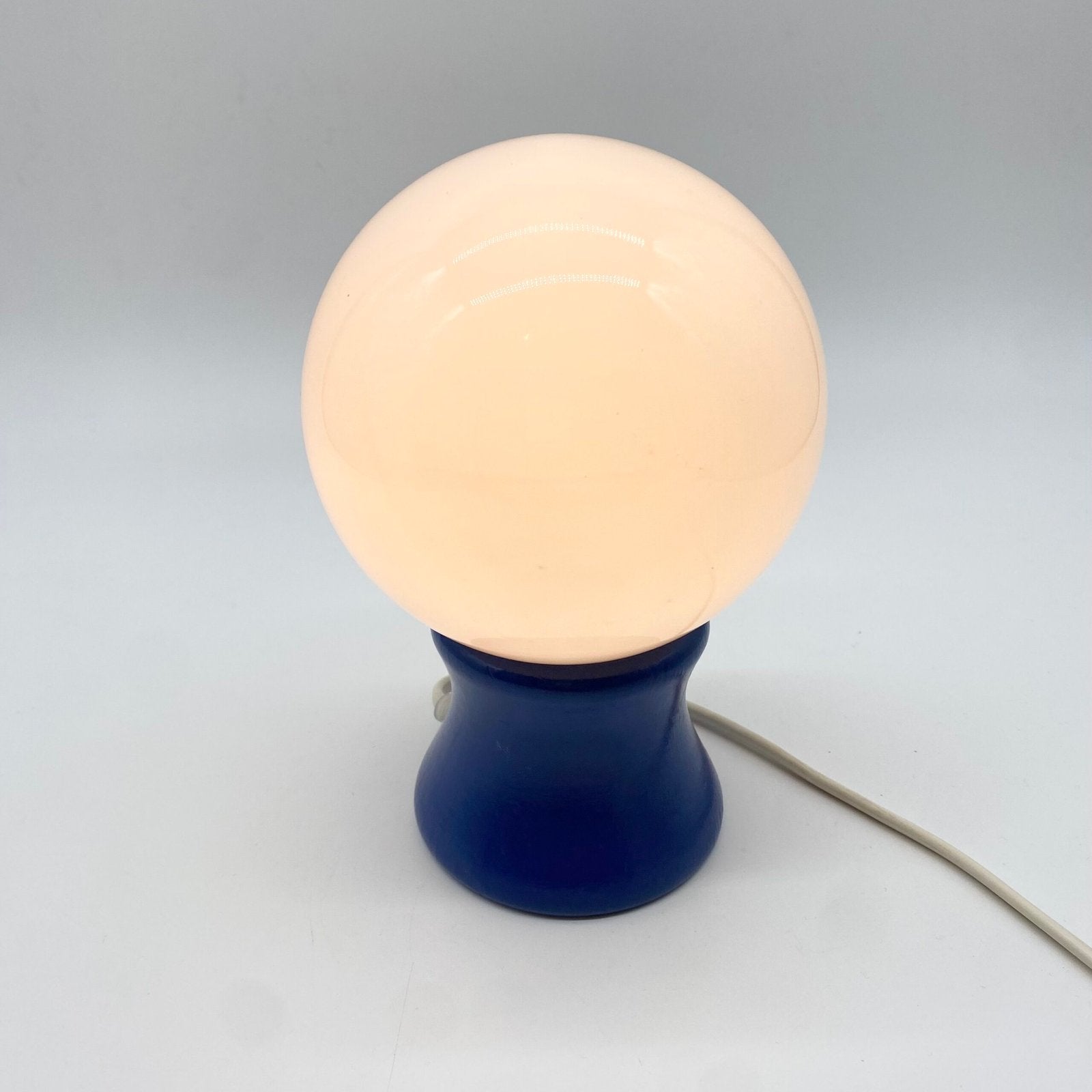 LAMPE "BOULE" BOIS LAQUÉ BLEU, 1980s