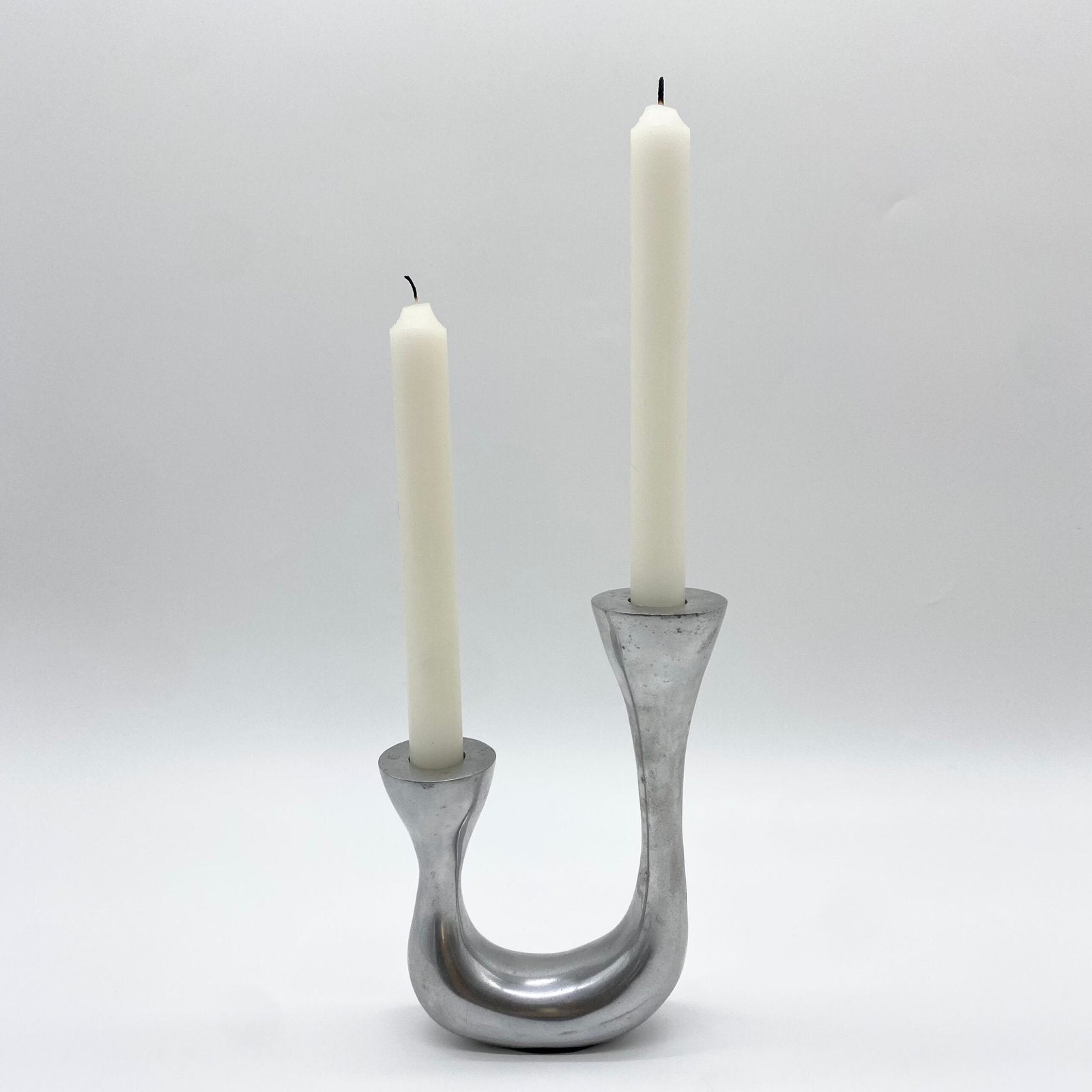 BOUGEOIR BIOMORPHIQUE / FONTE D'ALU, 1980