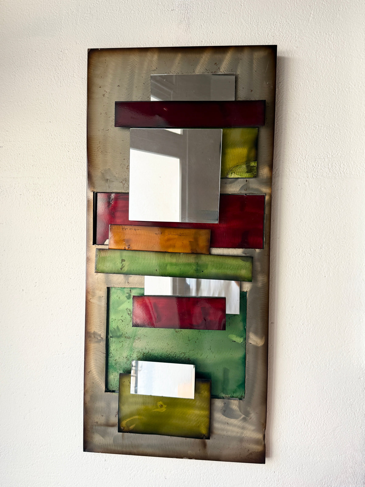 GRAND MIROIR EN MÉTAL "POLYCHROME" — 1970s