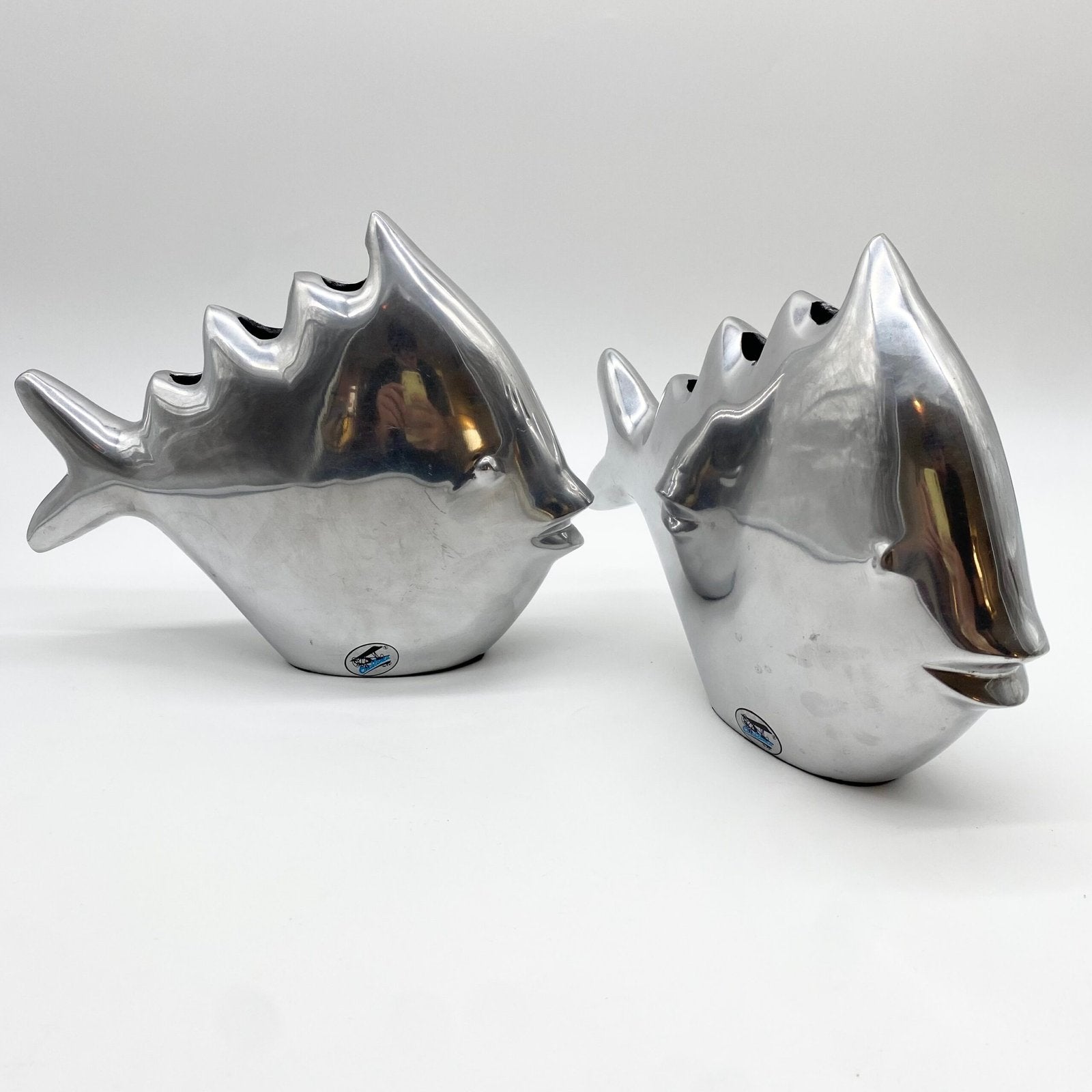 PAIRE DE VASES "POISSON" / FONTE D’ALUMINIUM – 1980s