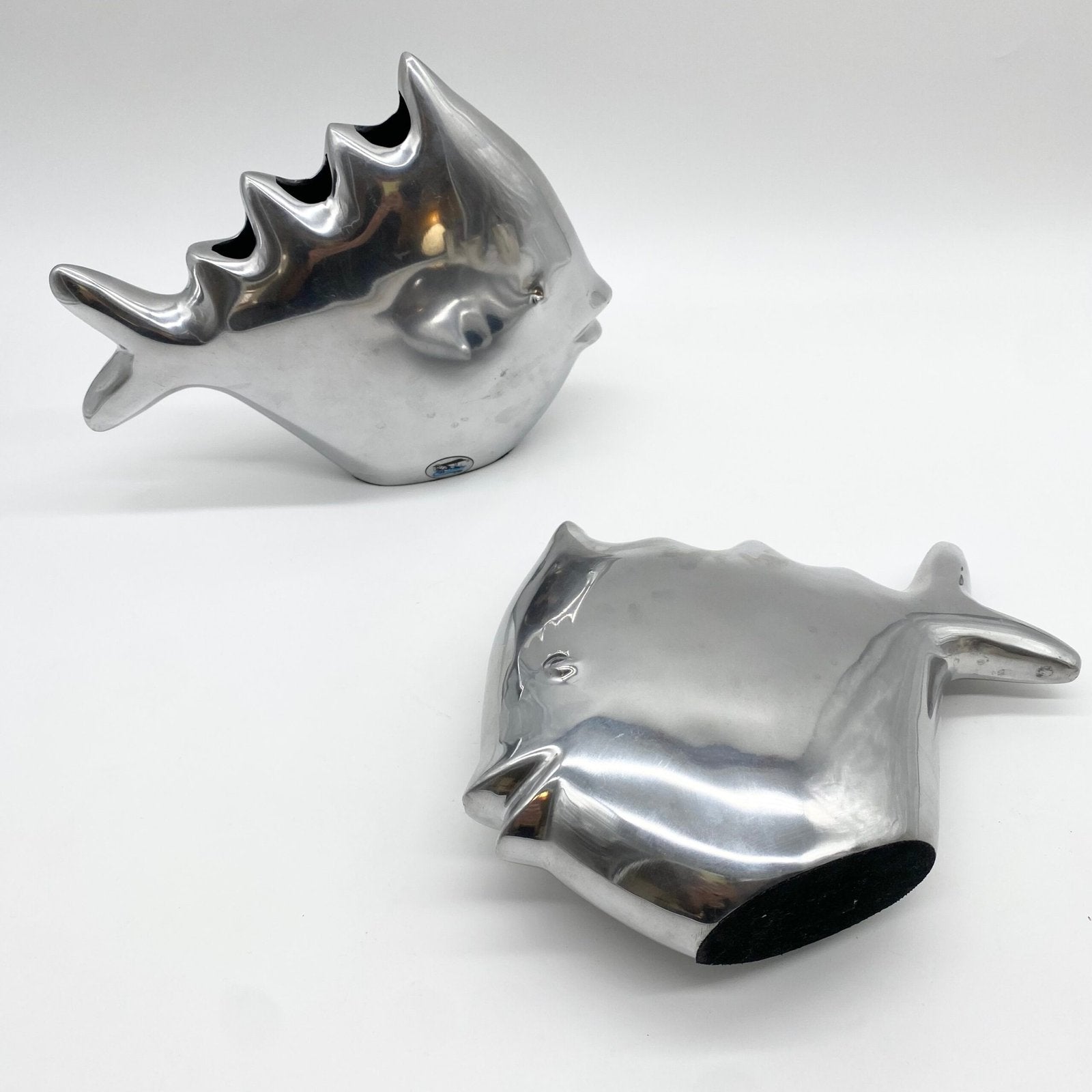 PAIRE DE VASES "POISSON" / FONTE D’ALUMINIUM – 1980s