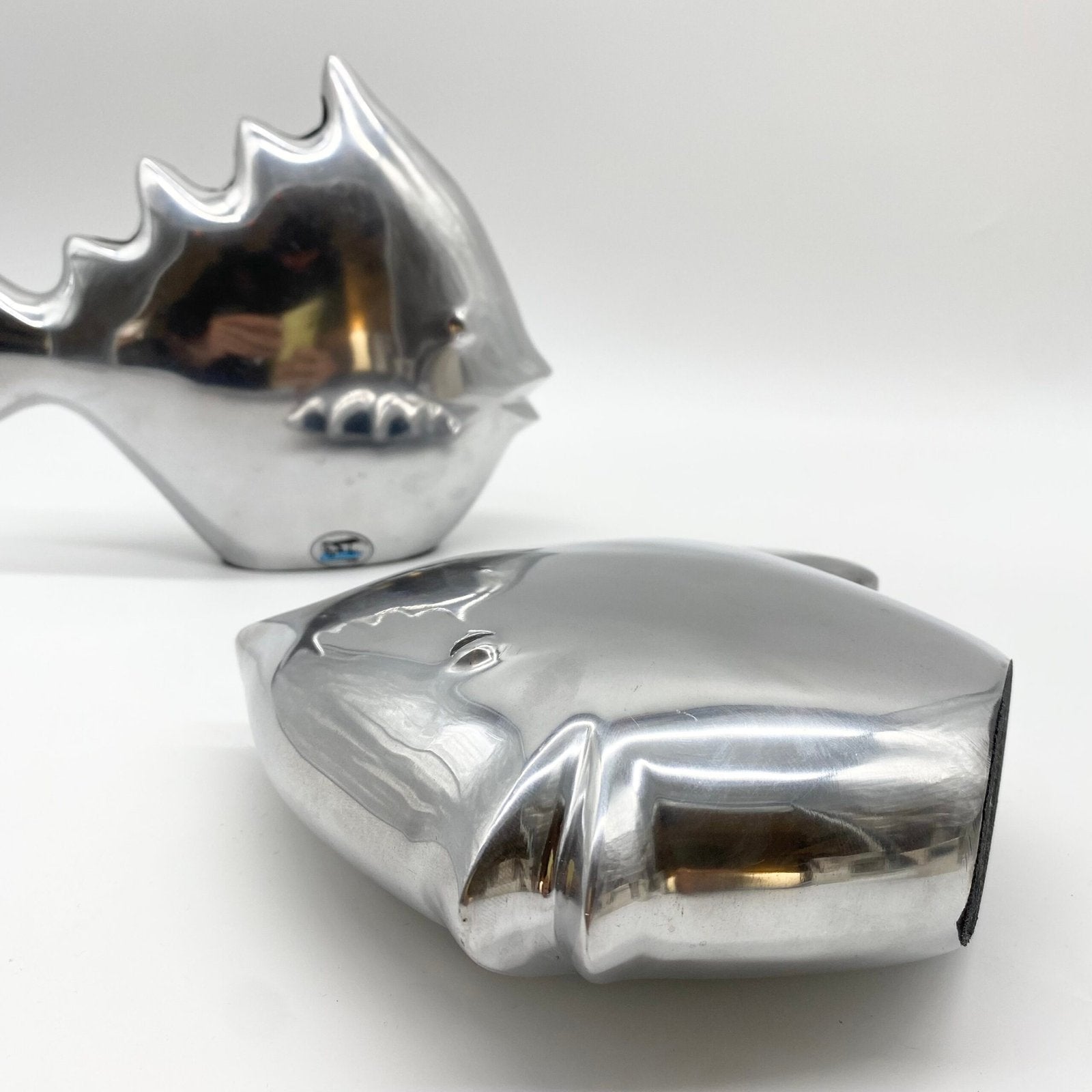 PAIRE DE VASES "POISSON" / FONTE D’ALUMINIUM – 1980s