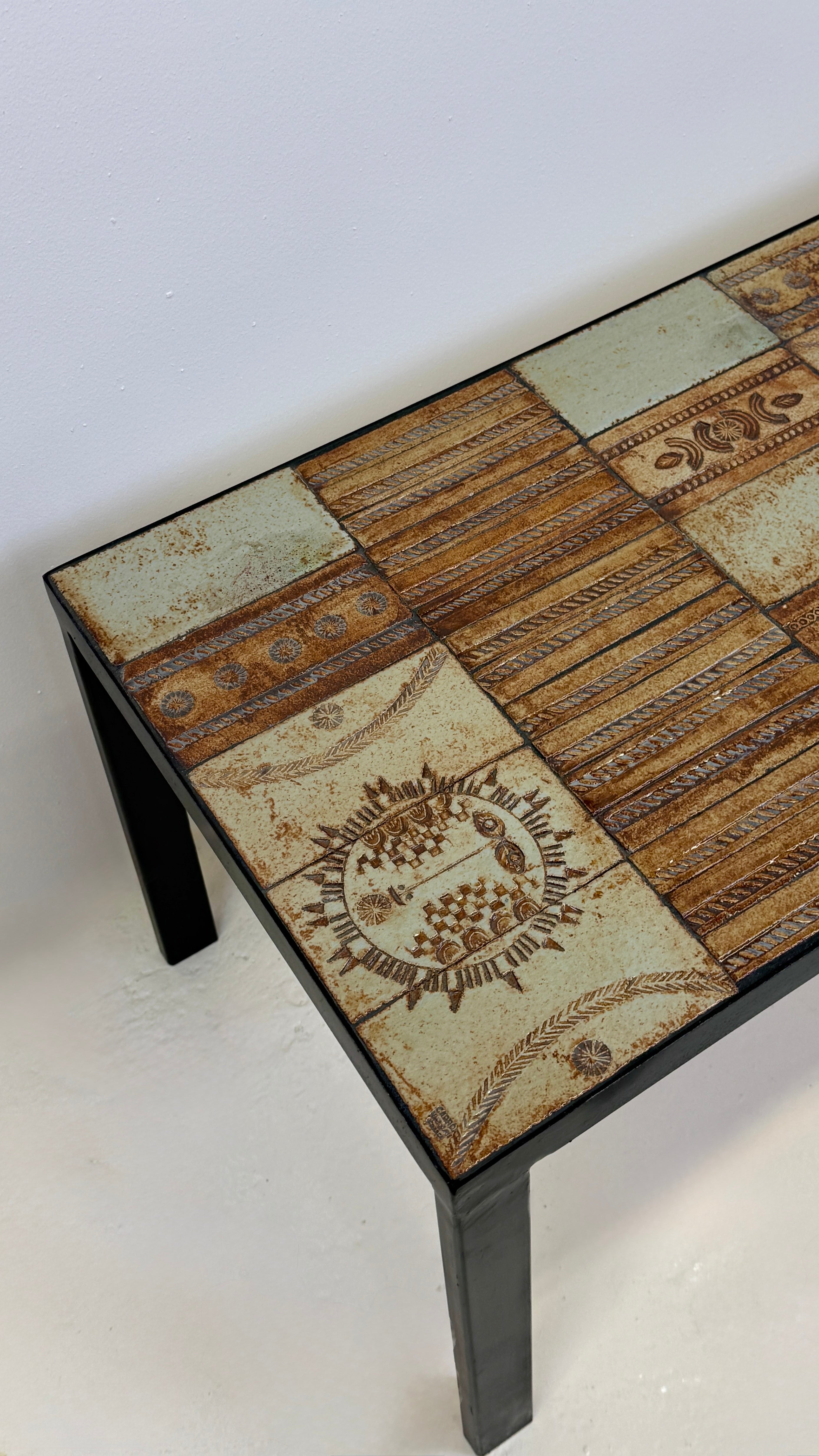 TABLE BASSE « SOLEIL » — ROGER CAPRON, VALLAURIS, FRANCE, CIRCA 1960-70