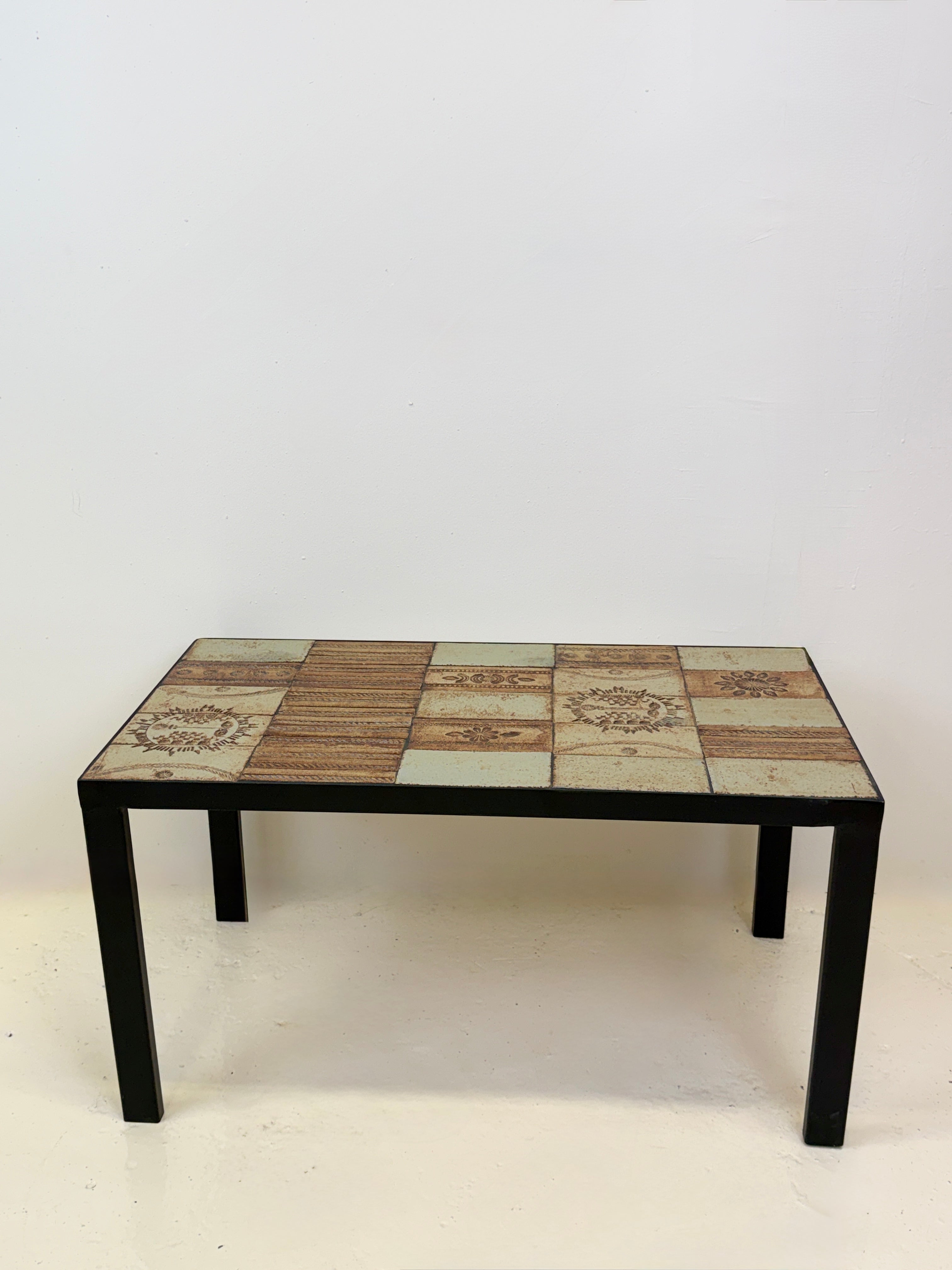 TABLE BASSE « SOLEIL » — ROGER CAPRON, VALLAURIS, FRANCE, CIRCA 1960-70