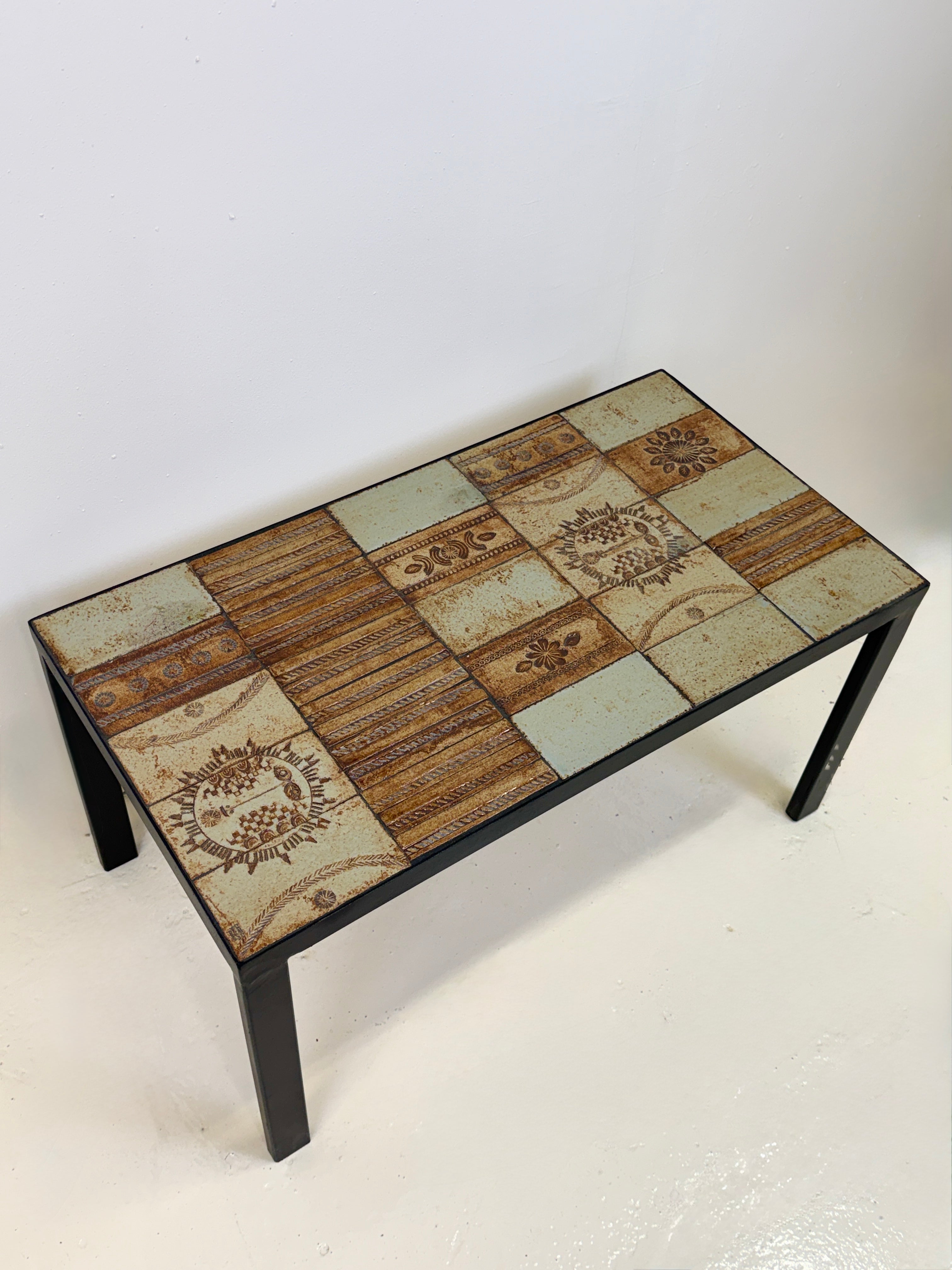 TABLE BASSE « SOLEIL » — ROGER CAPRON, VALLAURIS, FRANCE, CIRCA 1960-70