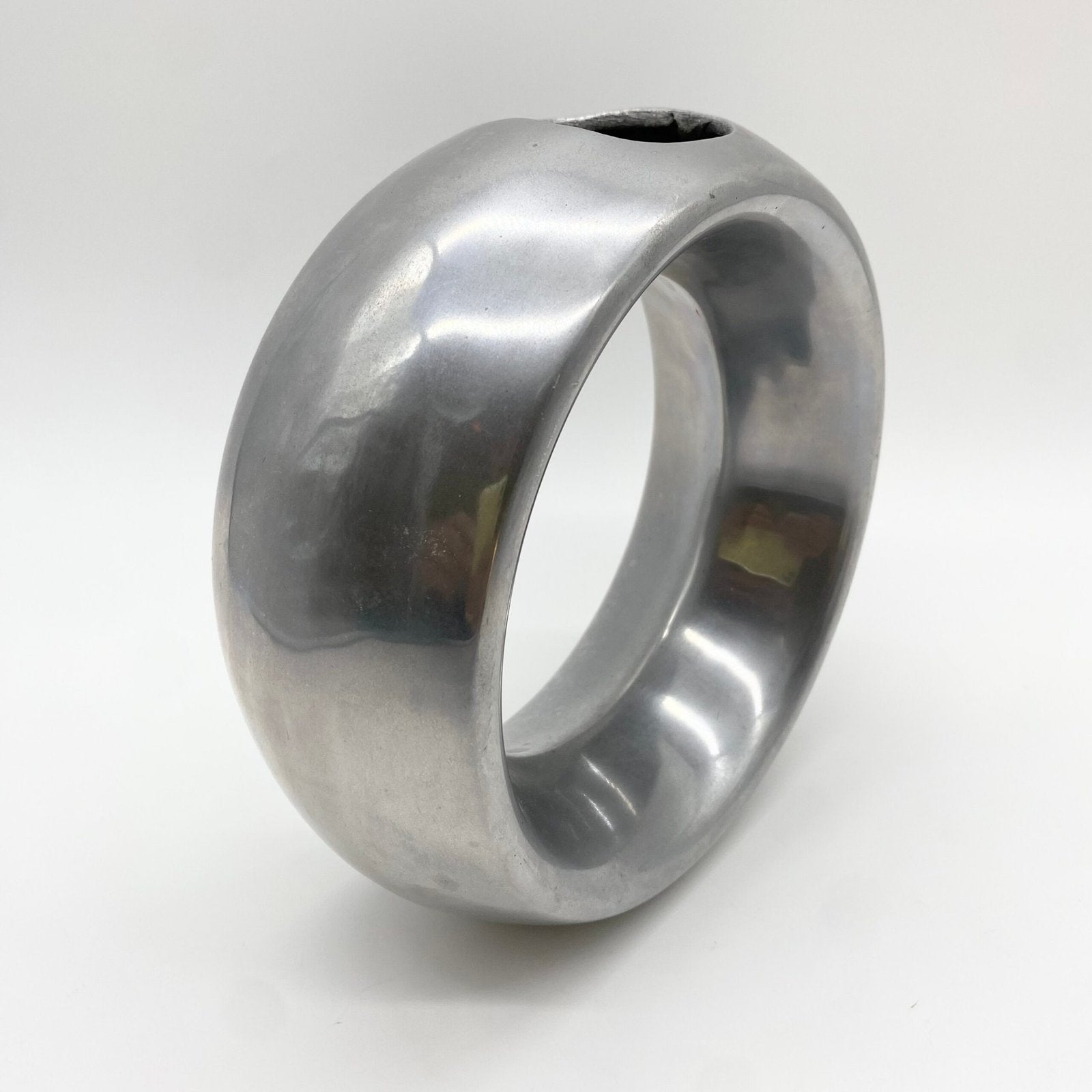 VASE "WHEEL" / FONTE D’ALUMINIUM – 1980s