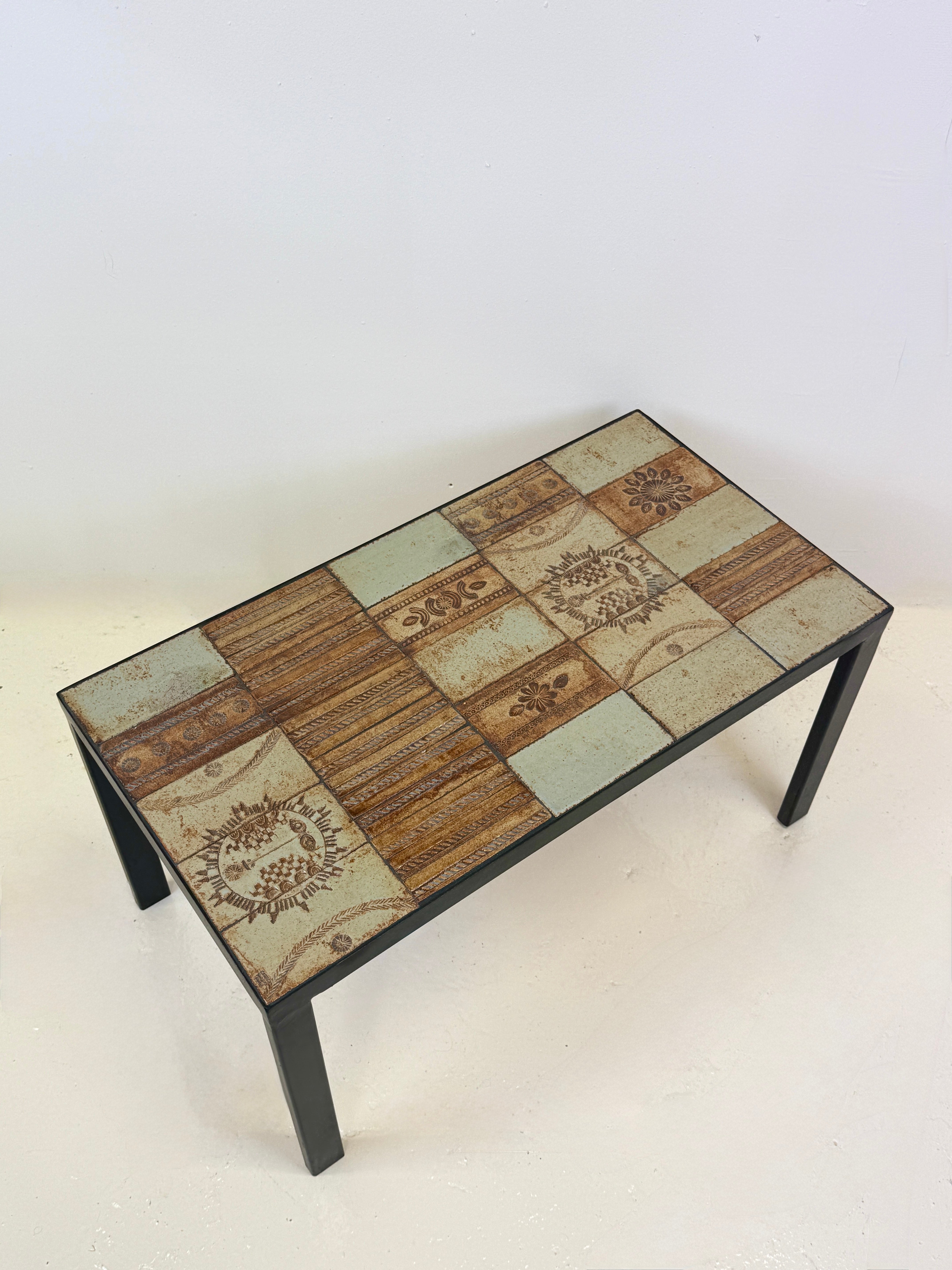 TABLE BASSE « SOLEIL » — ROGER CAPRON, VALLAURIS, FRANCE, CIRCA 1960-70