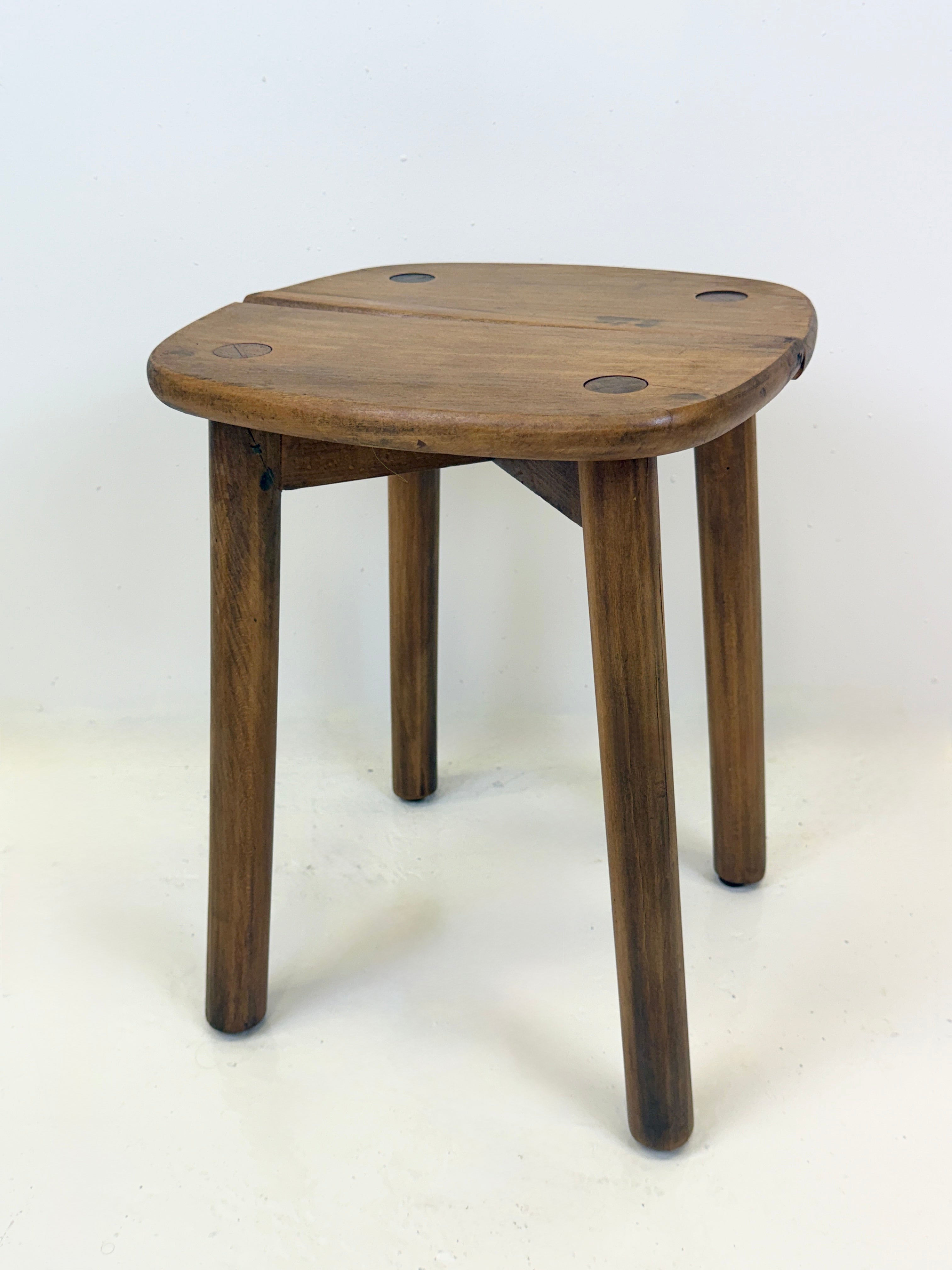 TABOURET EN BOIS — PIERRE GAUTIER-DELAYE, FRANCE, 1960s