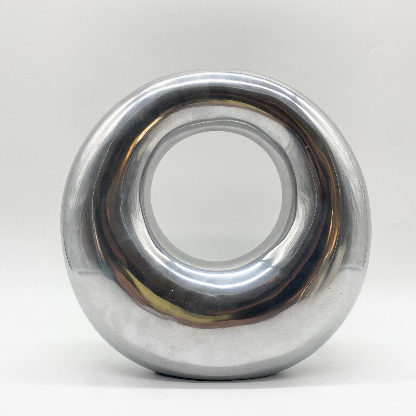 VASE "DONUT" XL / FONTE D’ALUMINIUM POLI – 1980s