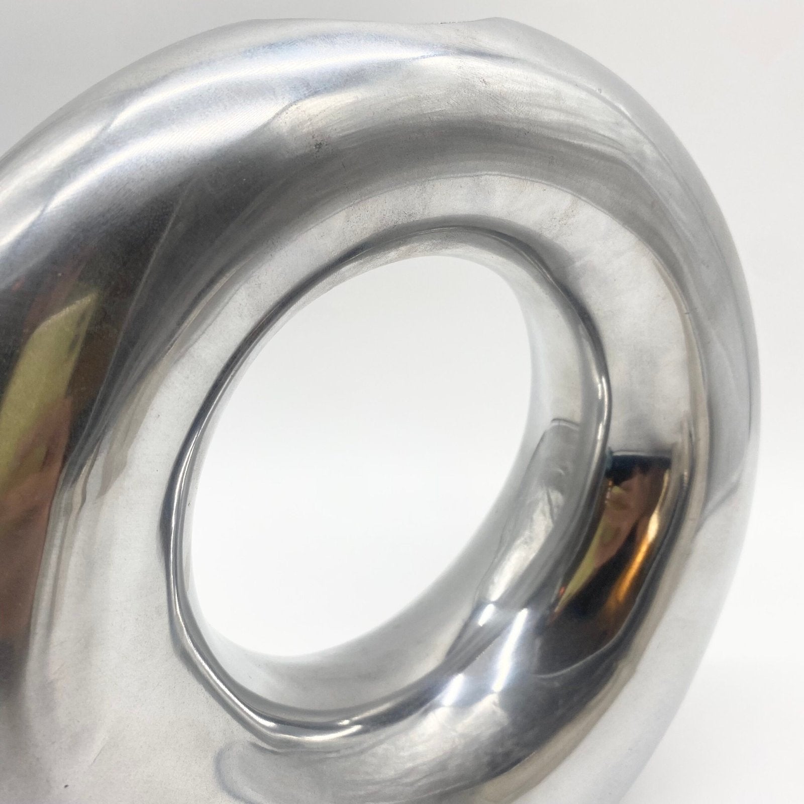 VASE "DONUT" XL / FONTE D’ALUMINIUM POLI – 1980s