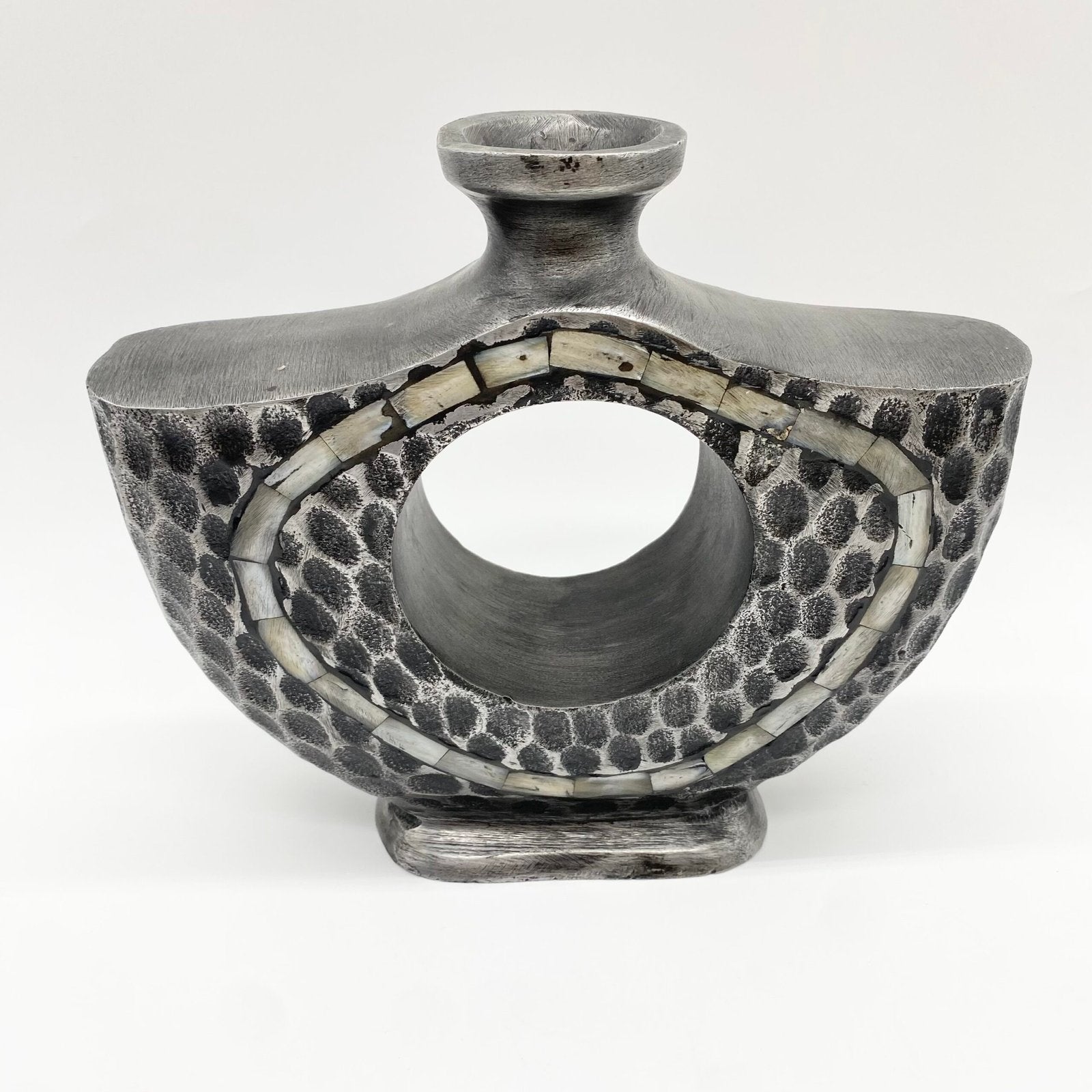VASE "MARTELÉ NACRE" / FONTE D’ALUMINIUM – 1980s