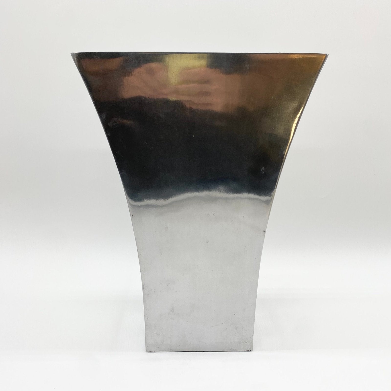 VASE "ÉVASÉ" XXL / FONTE D’ALUMINIUM – 1980s