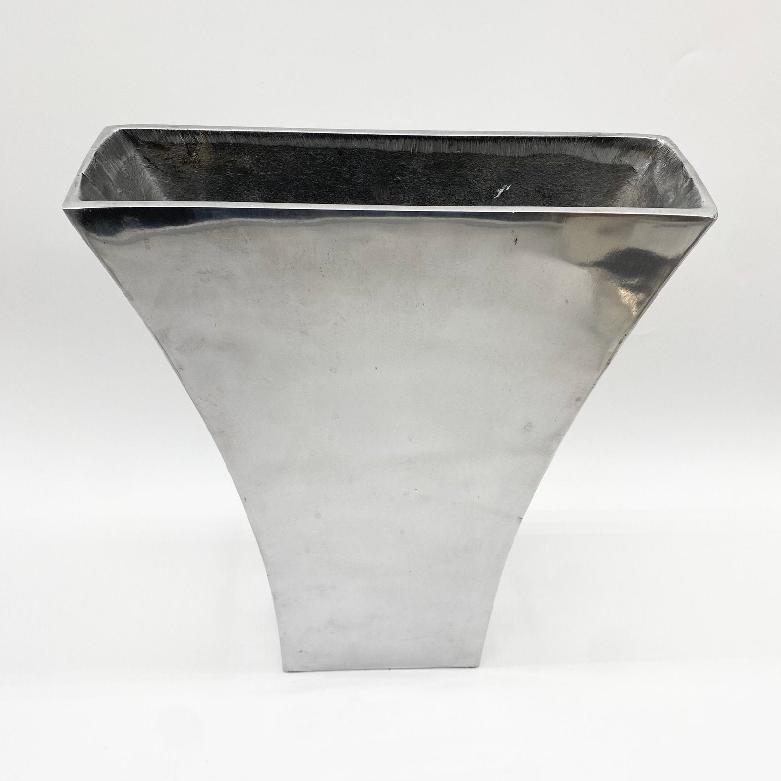 VASE "ÉVASÉ" XXL / FONTE D’ALUMINIUM – 1980s
