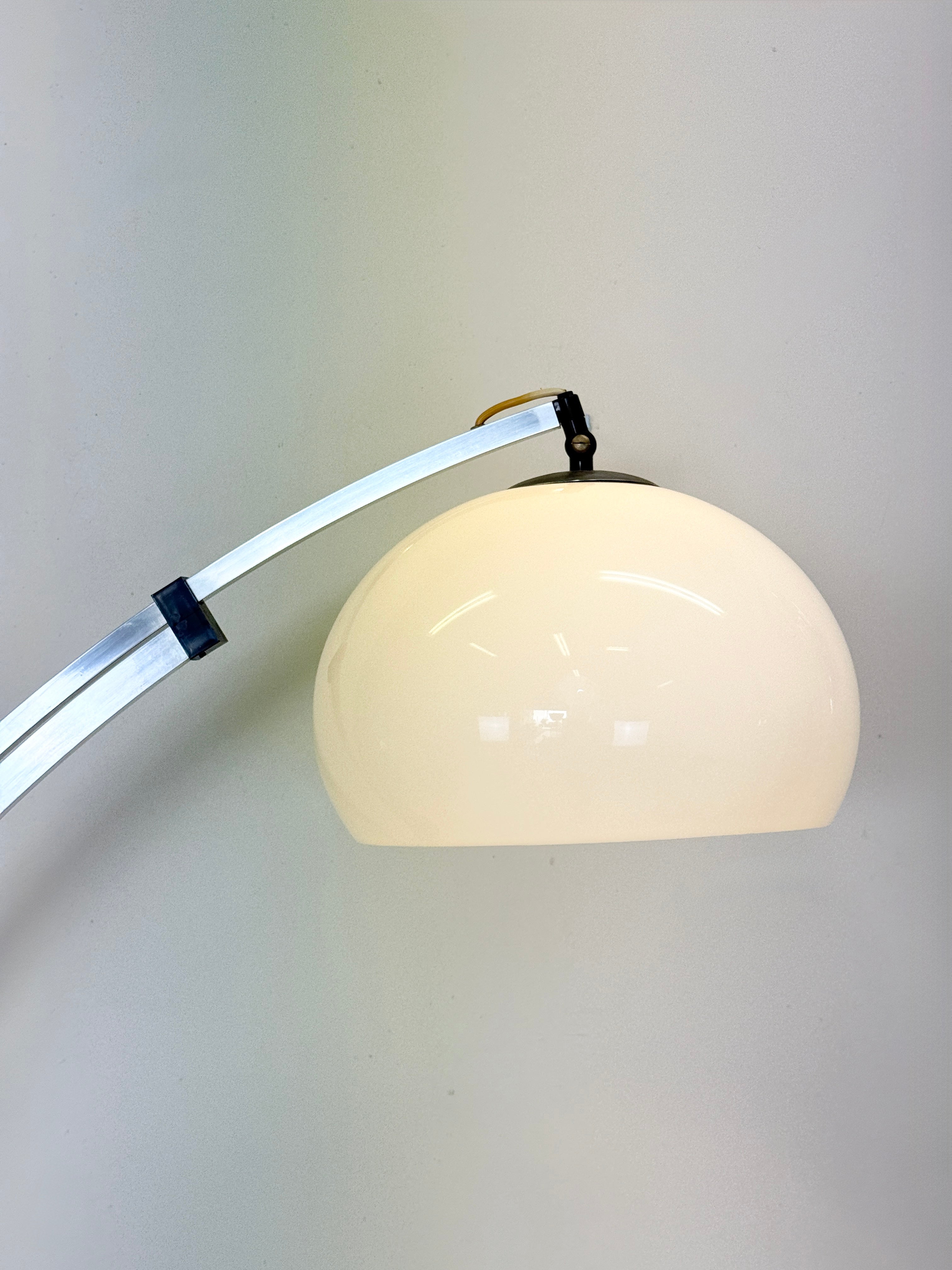 LAMPADAIRE "ARC" TÉLESCOPIQUE — GUZZINI, ITALIE, 1970s