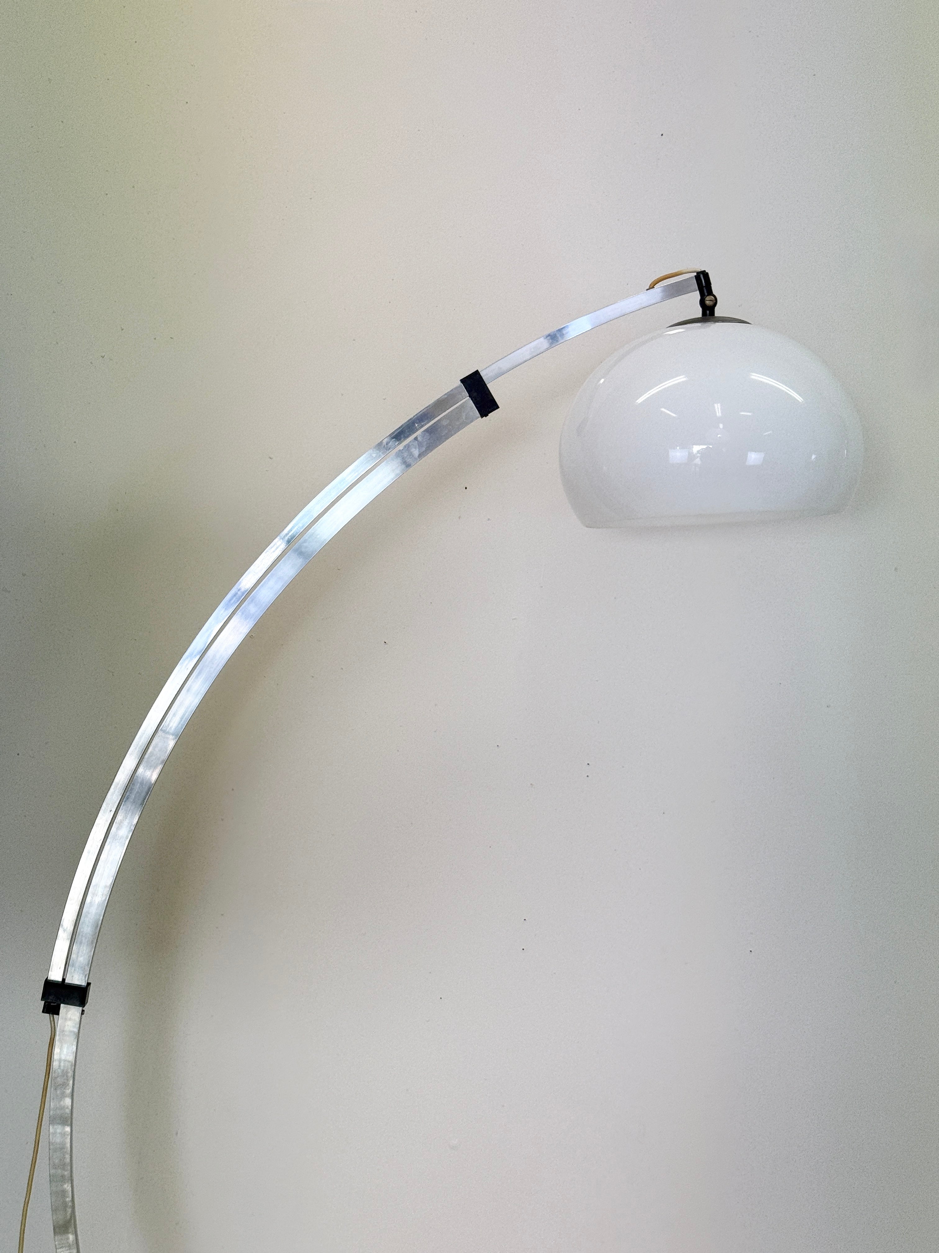 LAMPADAIRE "ARC" TÉLESCOPIQUE — GUZZINI, ITALIE, 1970s