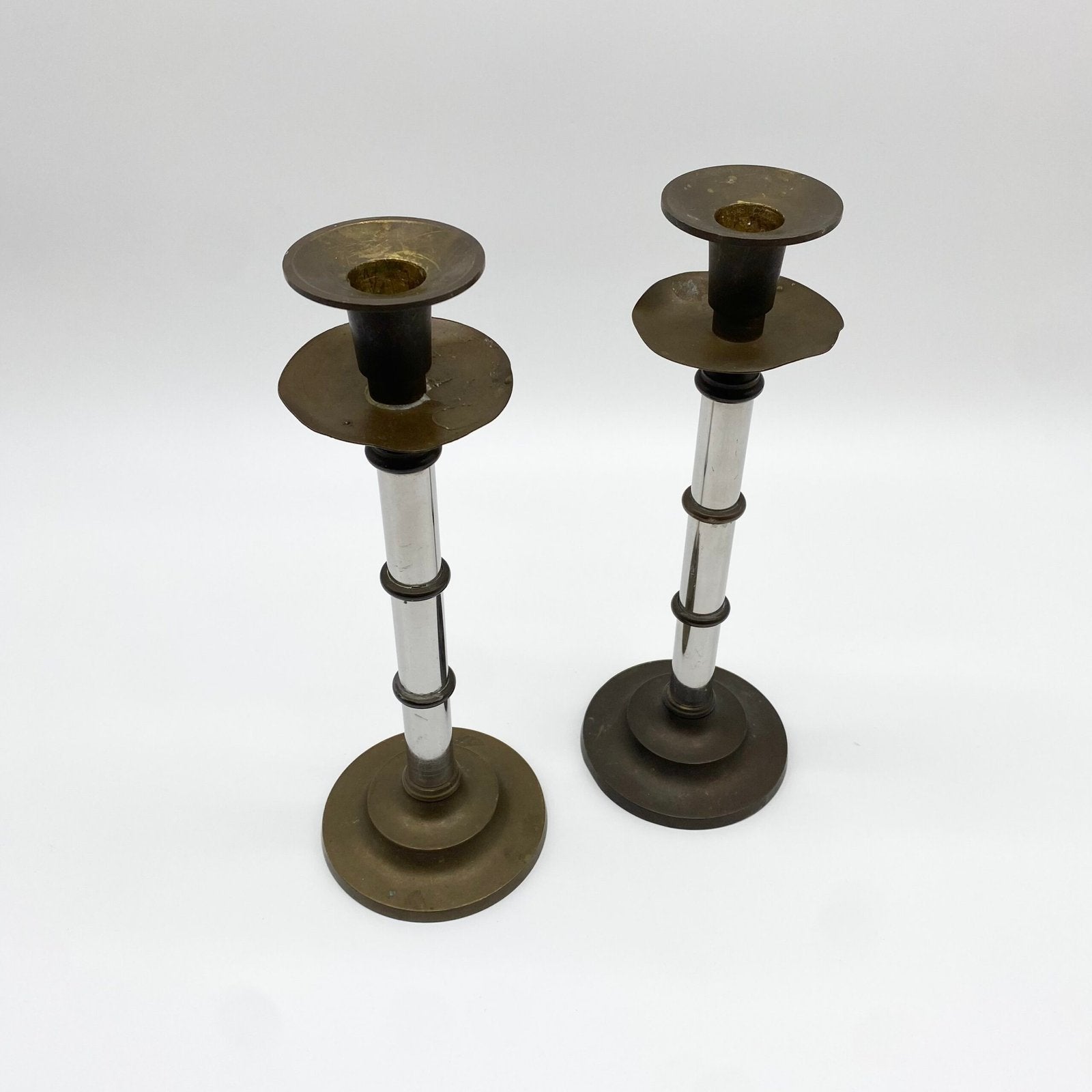 PAIRE DE BOUGEOIRS "LAITON / CHROME" , 1960s