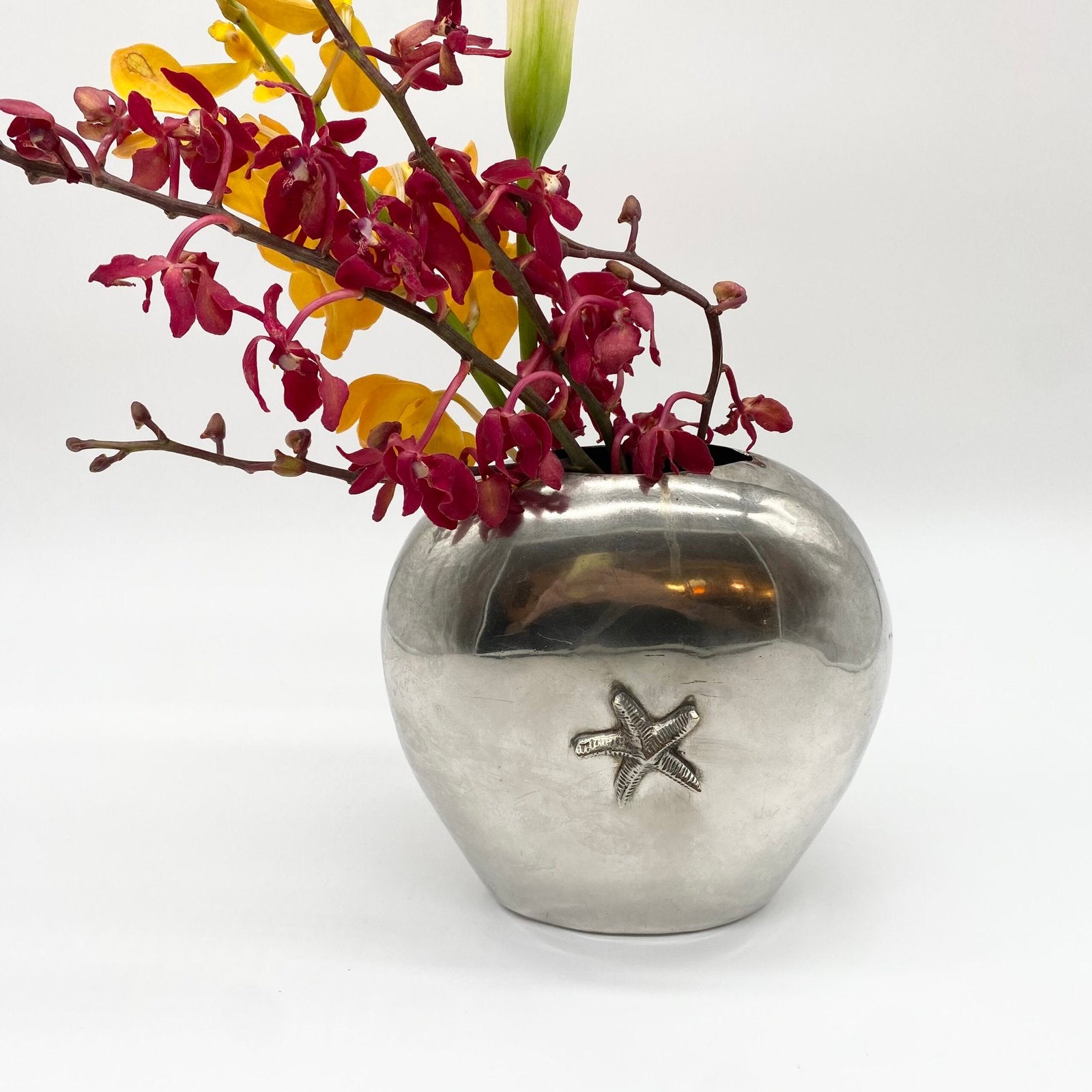 VASE "STAR SHELL" FONTE D’ALUMINIUM – 1980s