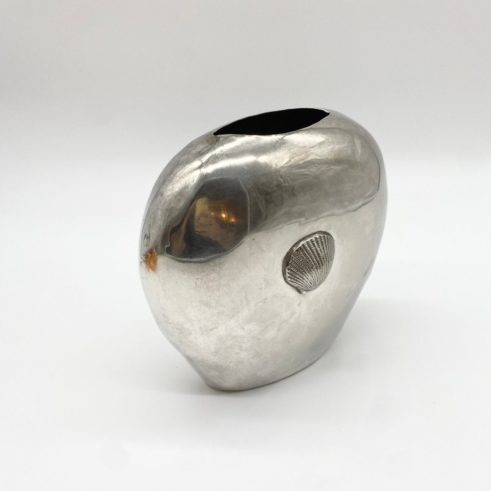 VASE "STAR SHELL" FONTE D’ALUMINIUM – 1980s