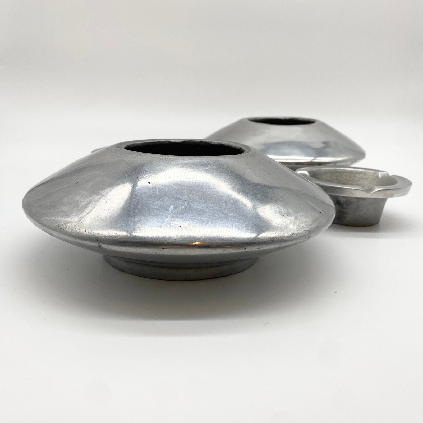 BIG CENDRIER "SPACE AGE" FONTE D’ALUMINIUM – 1980s