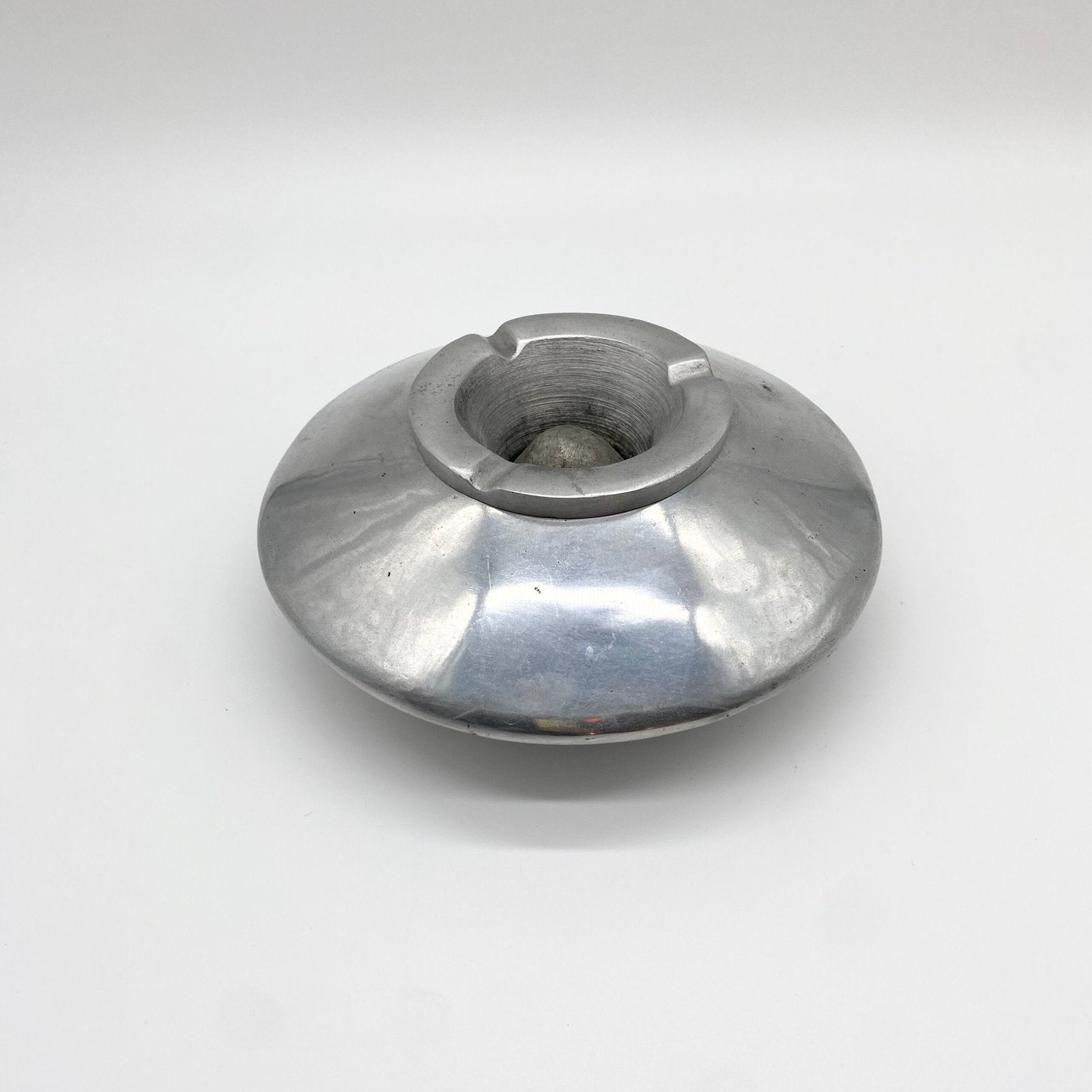 BIG CENDRIER "SPACE AGE" FONTE D’ALUMINIUM – 1980s