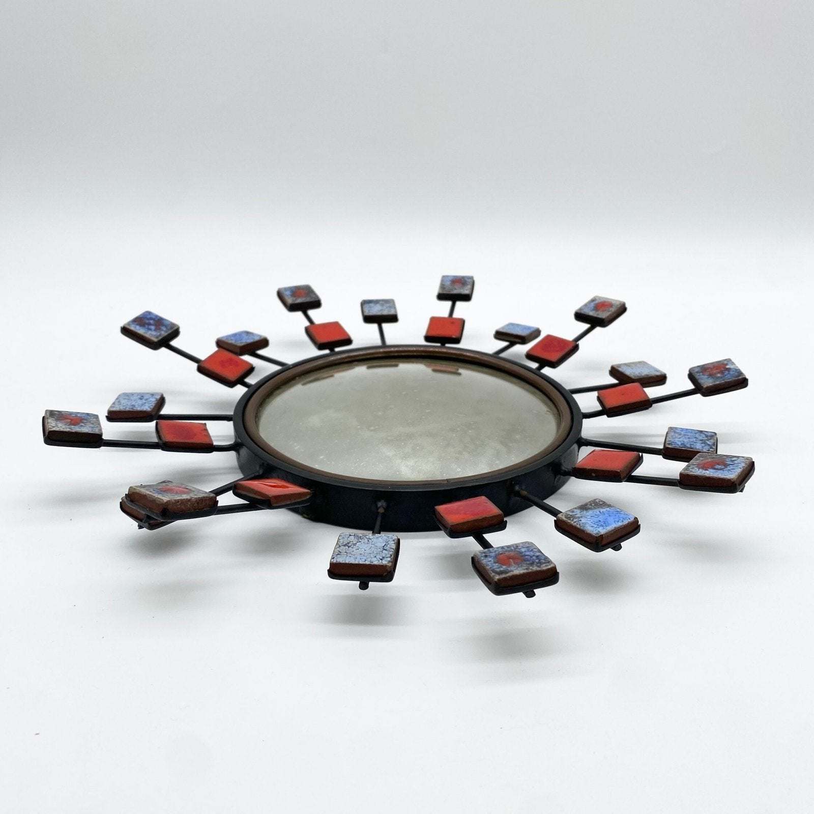 MIROIR "SOLEIL" SIGNÉ GÉO DUVIVIER, 1950-60s