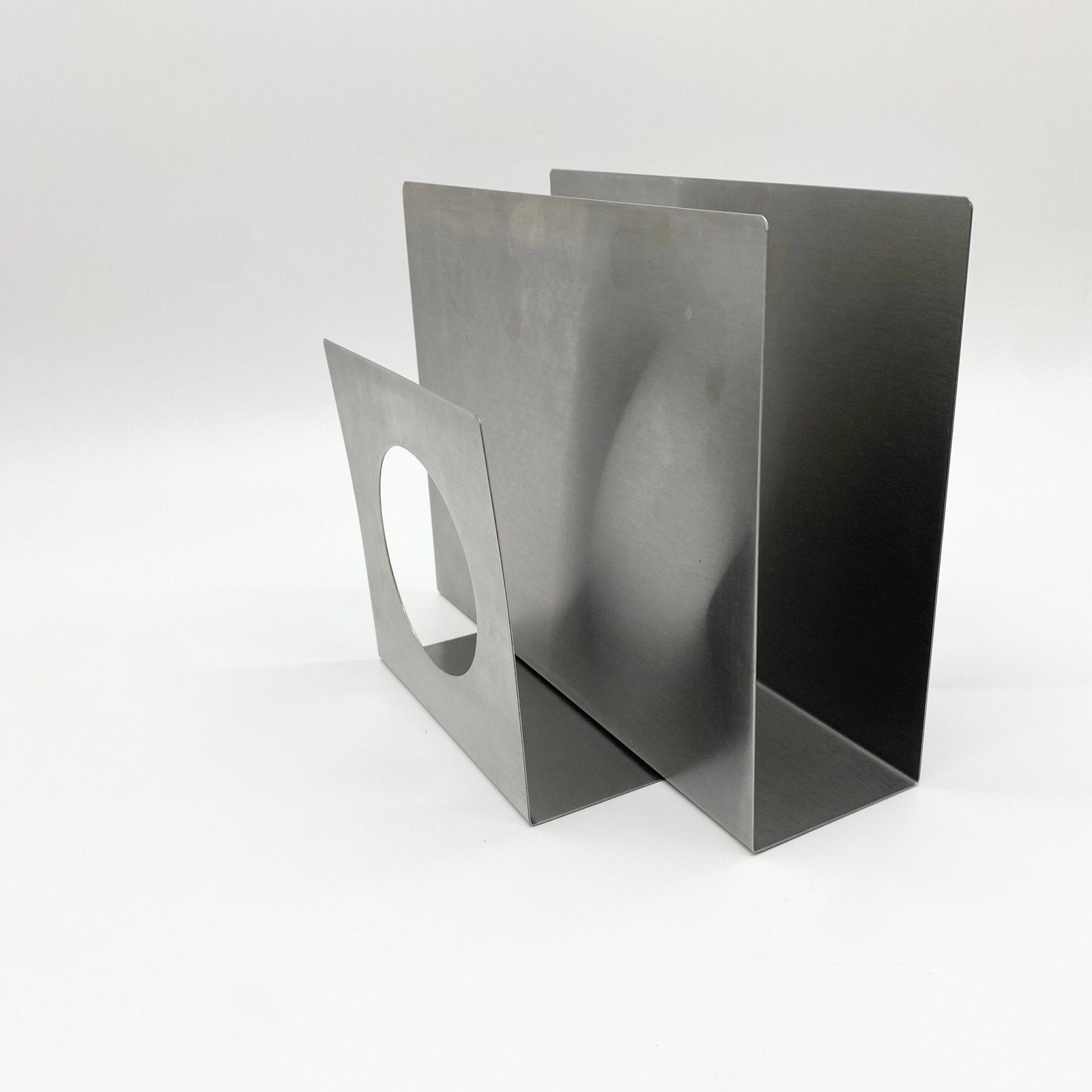 PORTE-REVUES ACIER PAR "FRANÇOIS MONNET" — 1970s