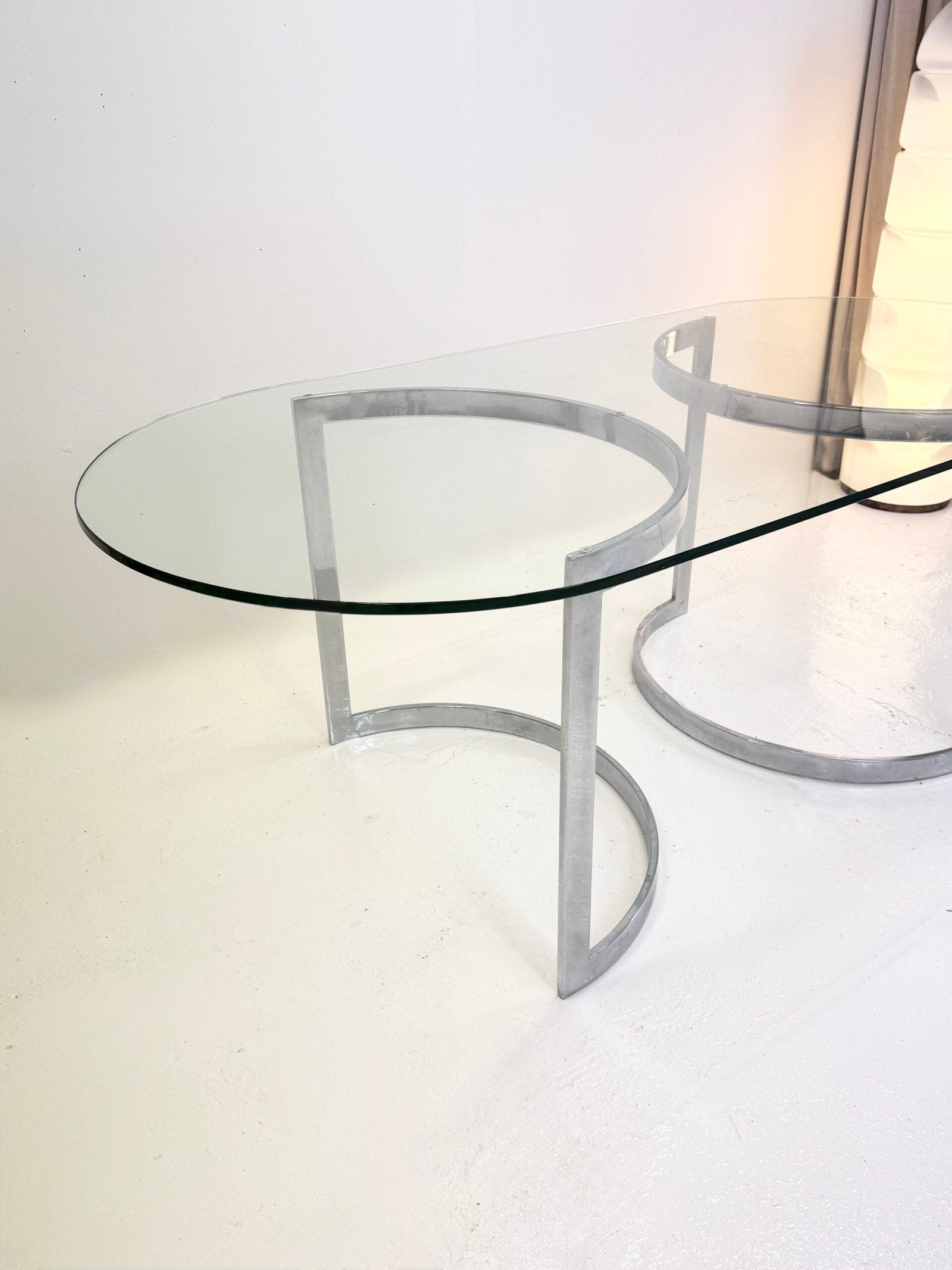 TABLE À MANGER CHROME "SPACE AGE", 1970s