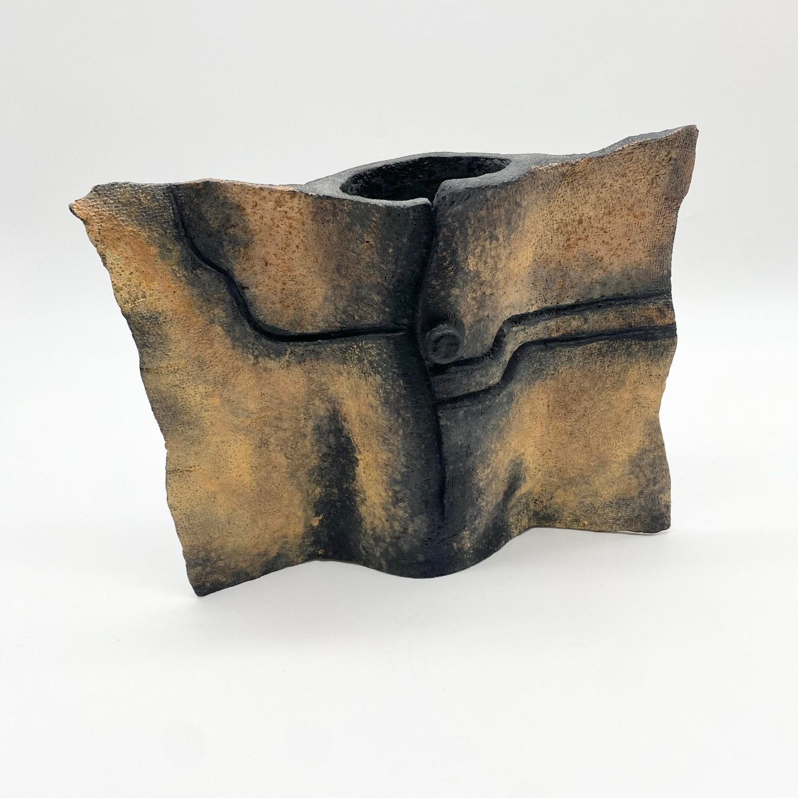VASE RÉVERSIBLE "NOIR CHARBON" / BRUTALISTE