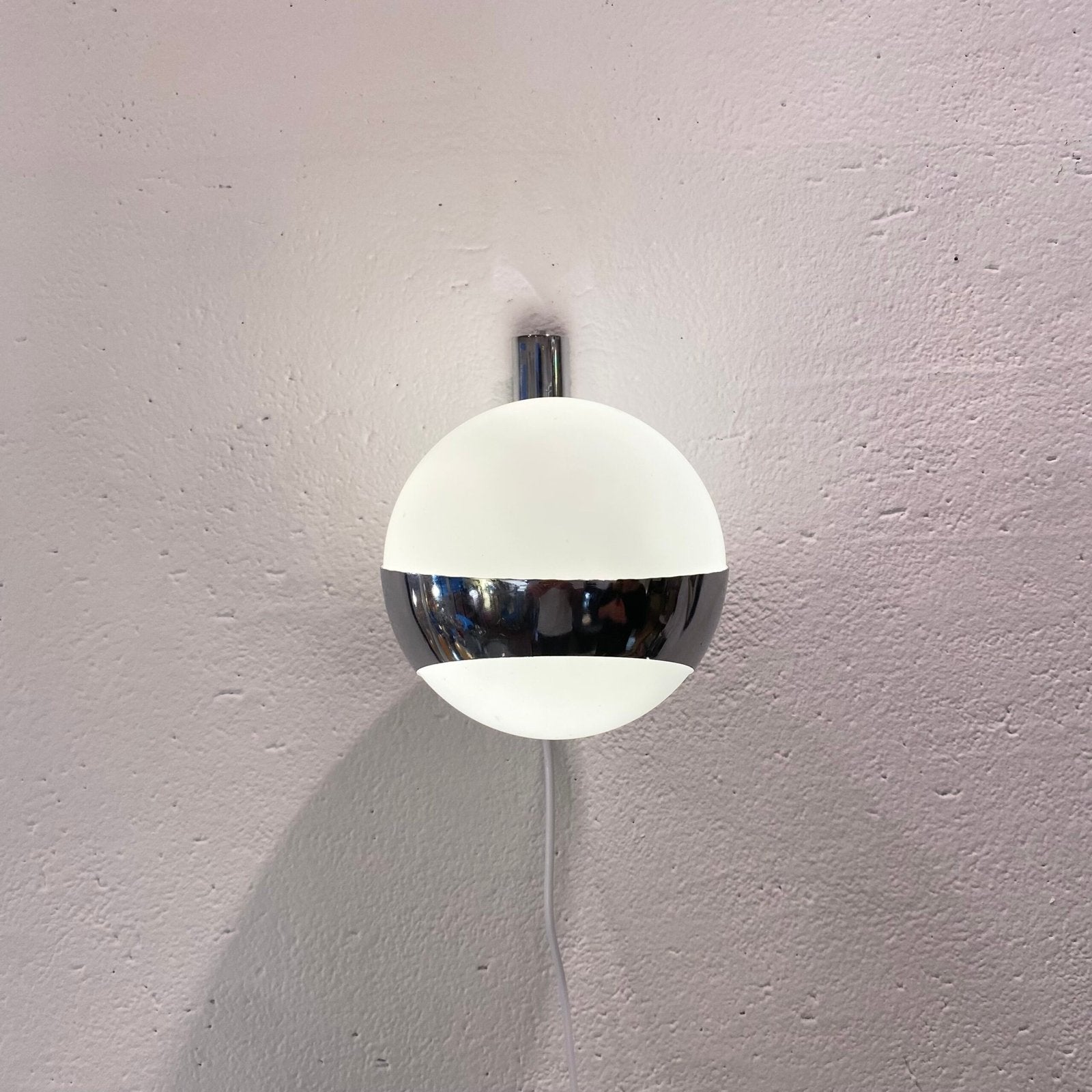 PAIRE D’APPLIQUES “SATELLITE” PAR LAMPERTI – ITALY, 1970s