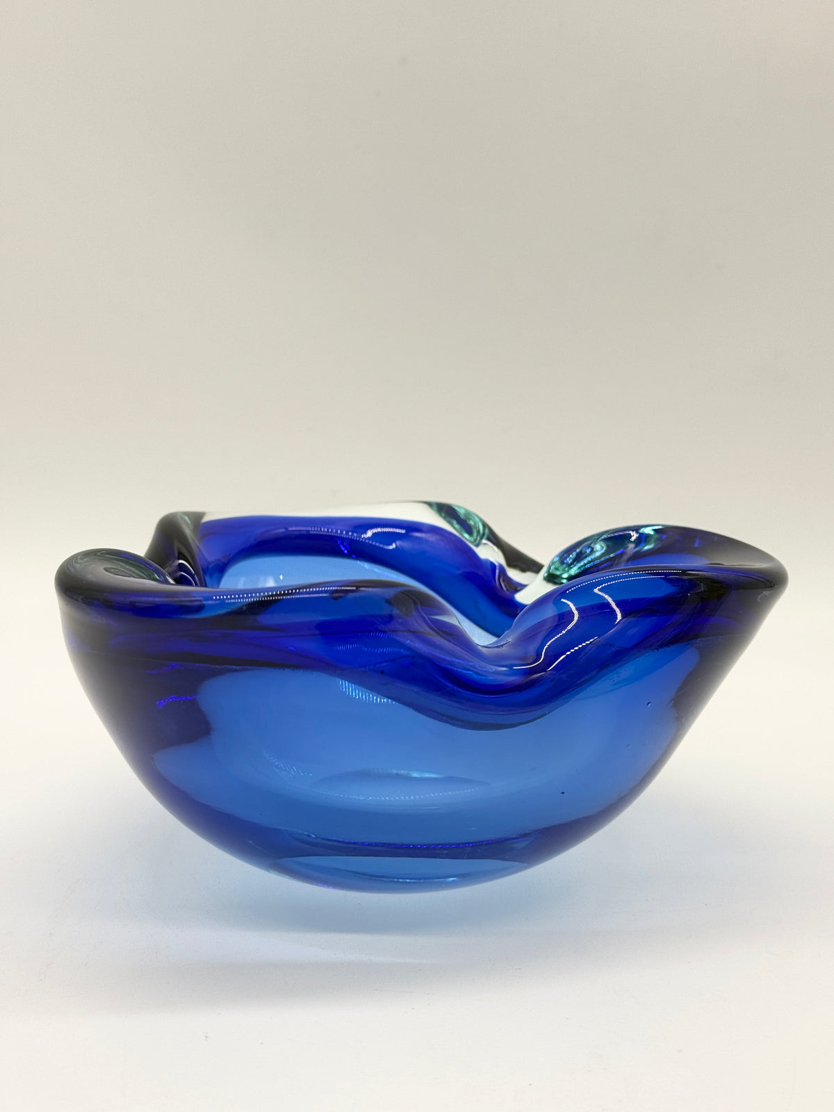 Grand cendrier "Azur" en verre Murano, Italie 1960s