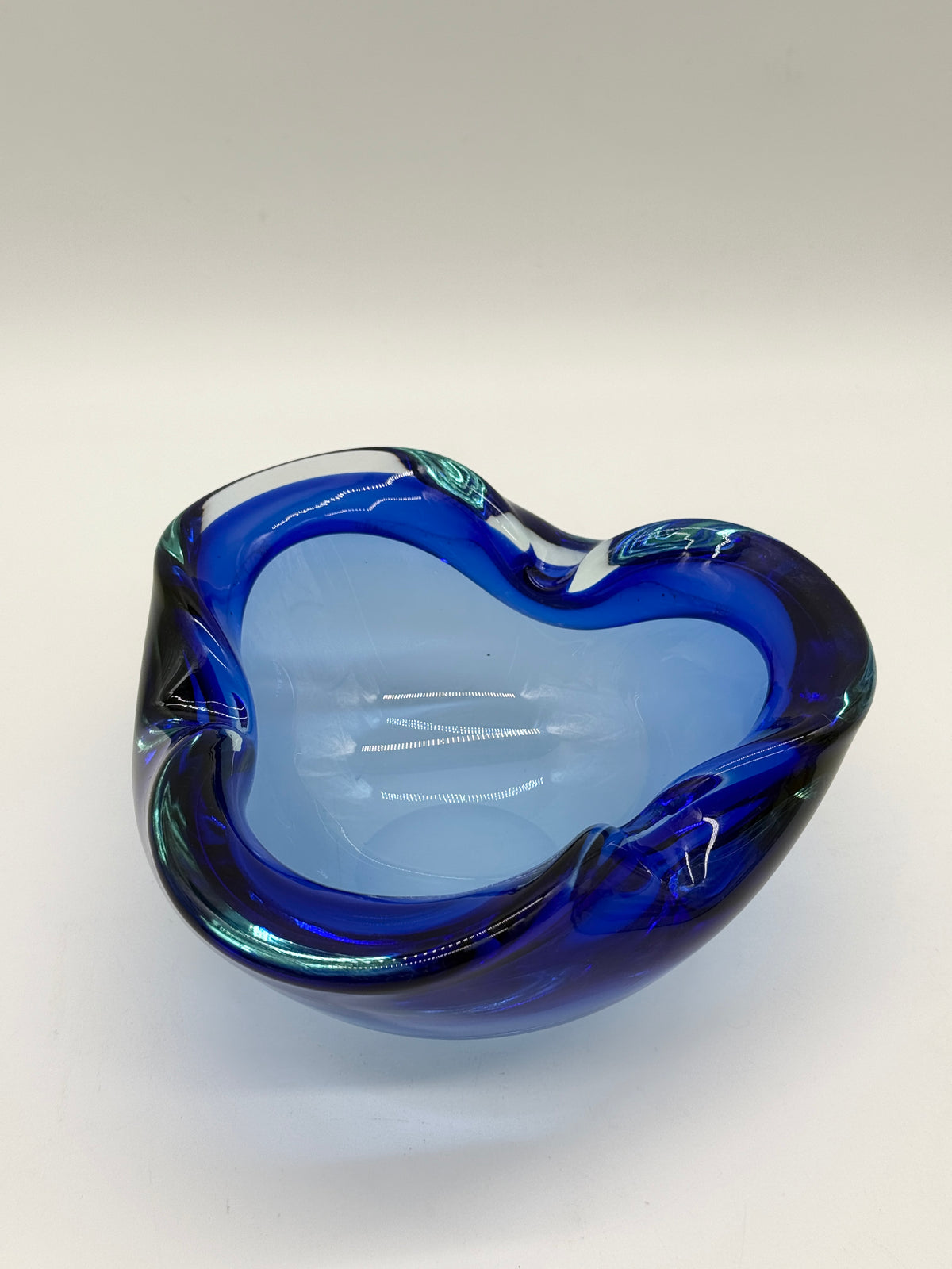 Grand cendrier "Azur" en verre Murano, Italie 1960s