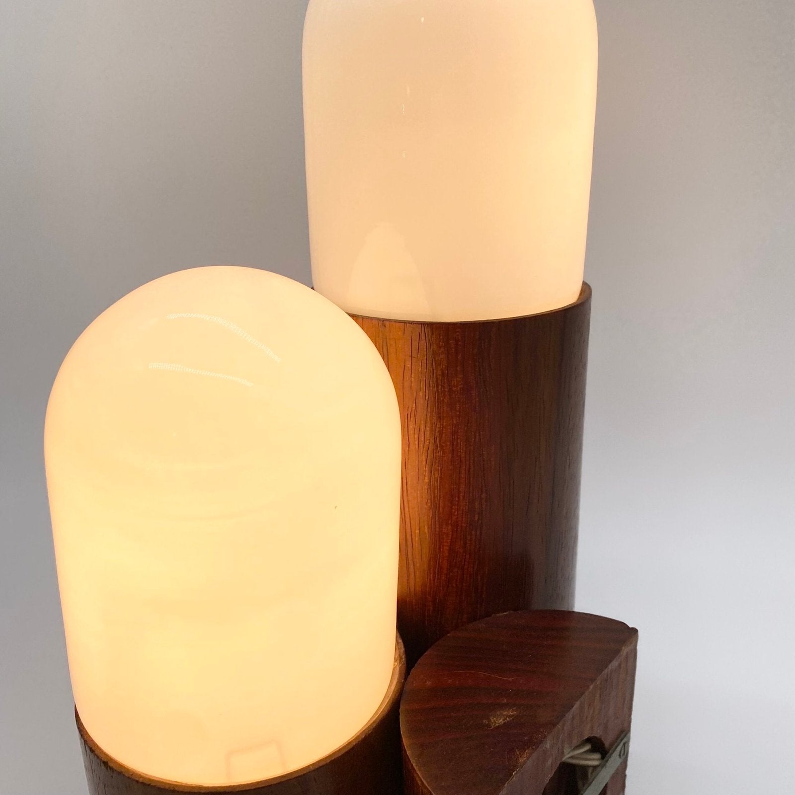 LAMPE “TWIN LIGHTS” / BOIS & VERRE — ITALY, 1970s