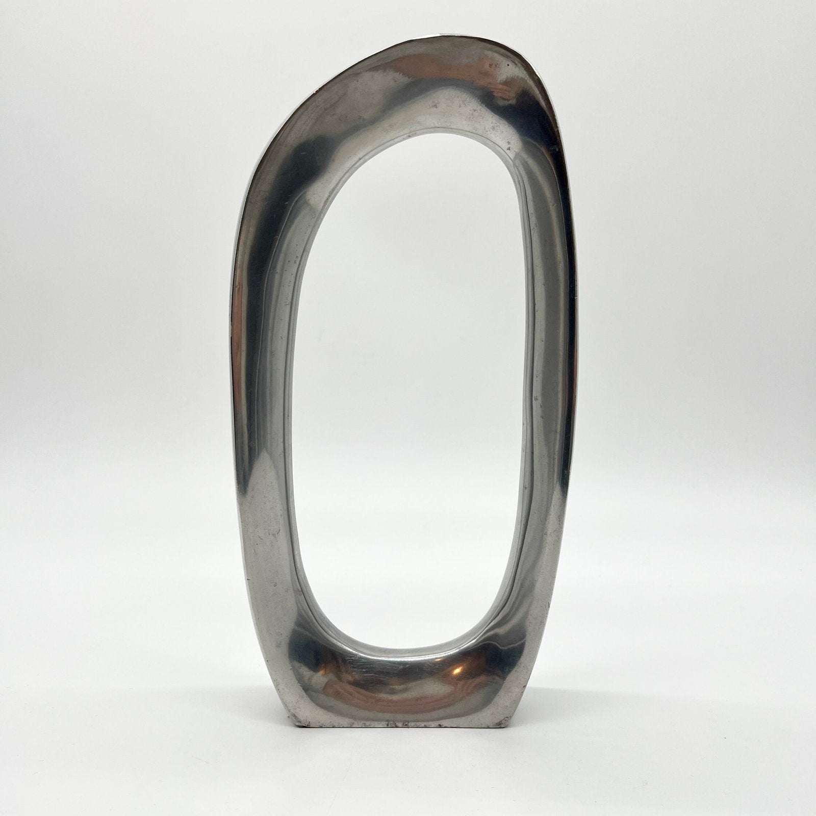 VASE SCULPTURAL FONTE D’ALUMINIUM, 1980s