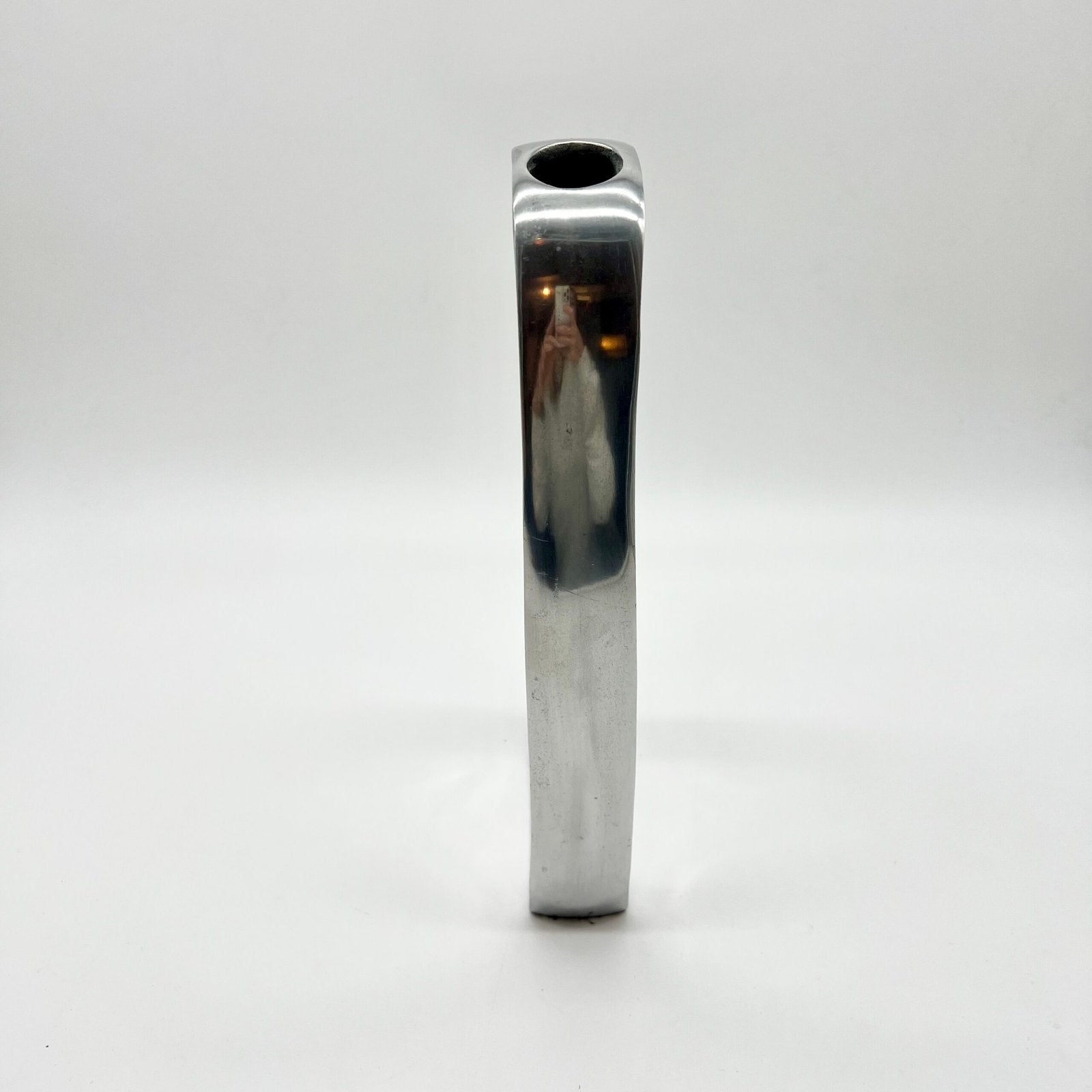 VASE SCULPTURAL FONTE D’ALUMINIUM, 1980s