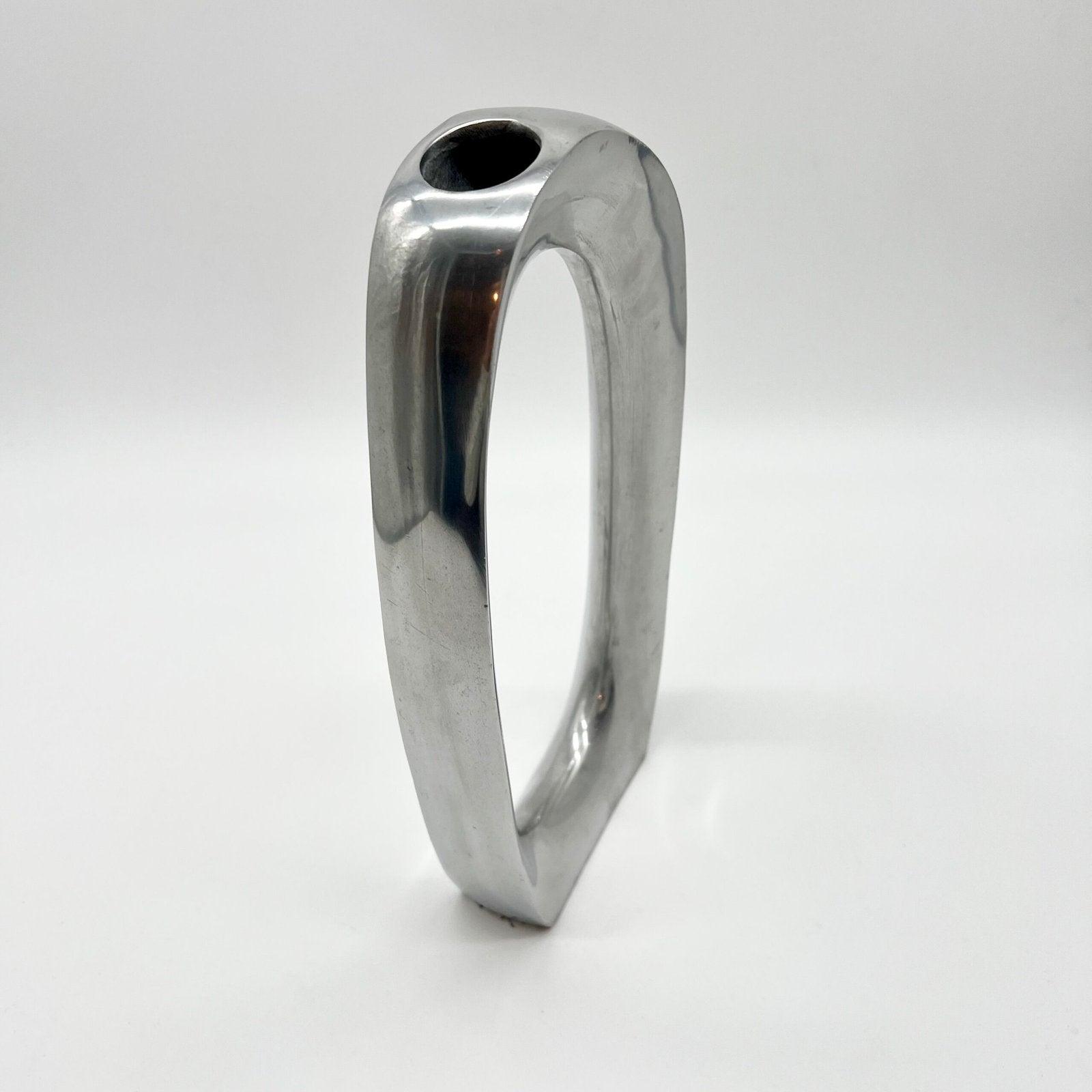 VASE SCULPTURAL FONTE D’ALUMINIUM, 1980s