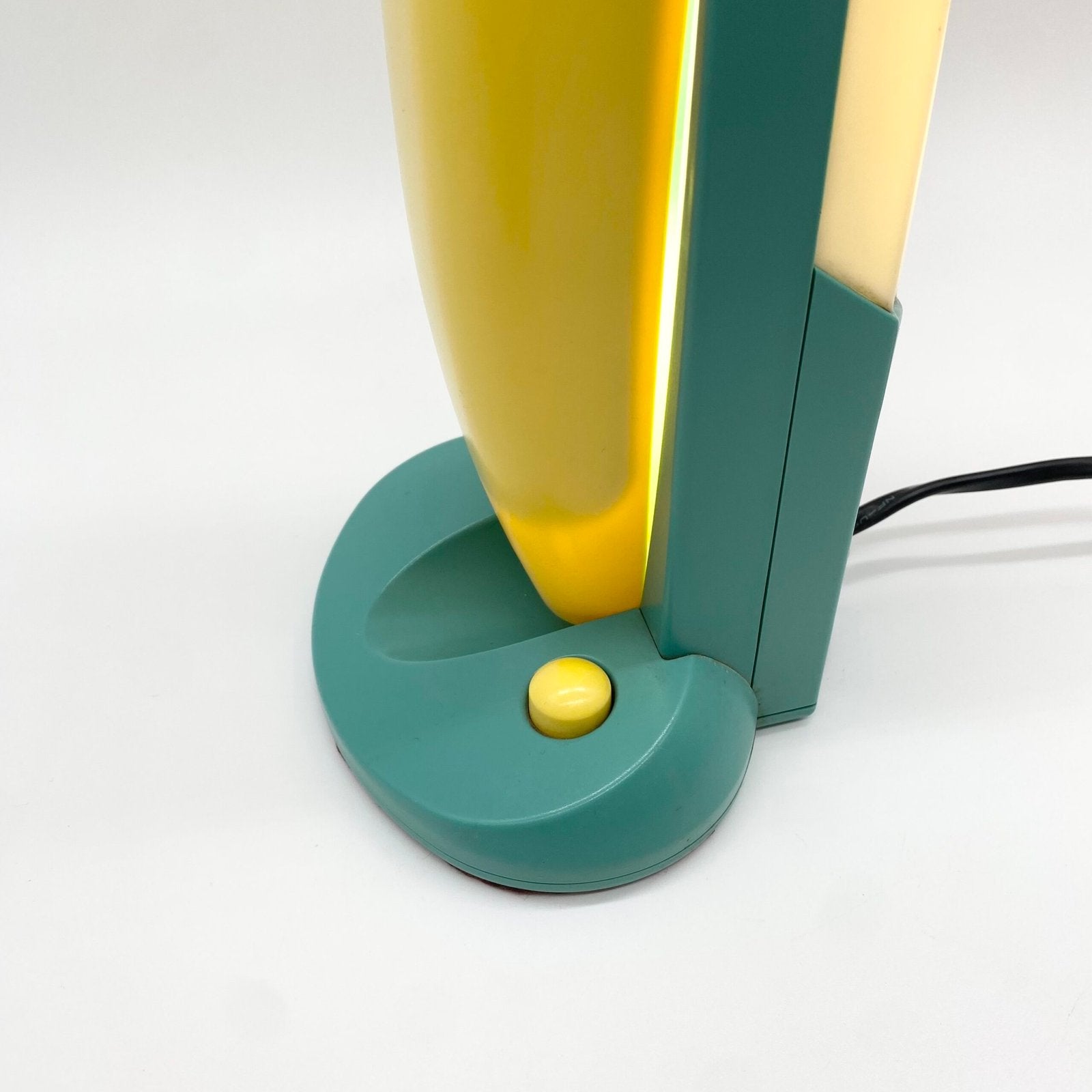LAMPE TOUCAN "ORIGINAL" – H.T. HUANG, JIUN YO CO. LTD., 1980s