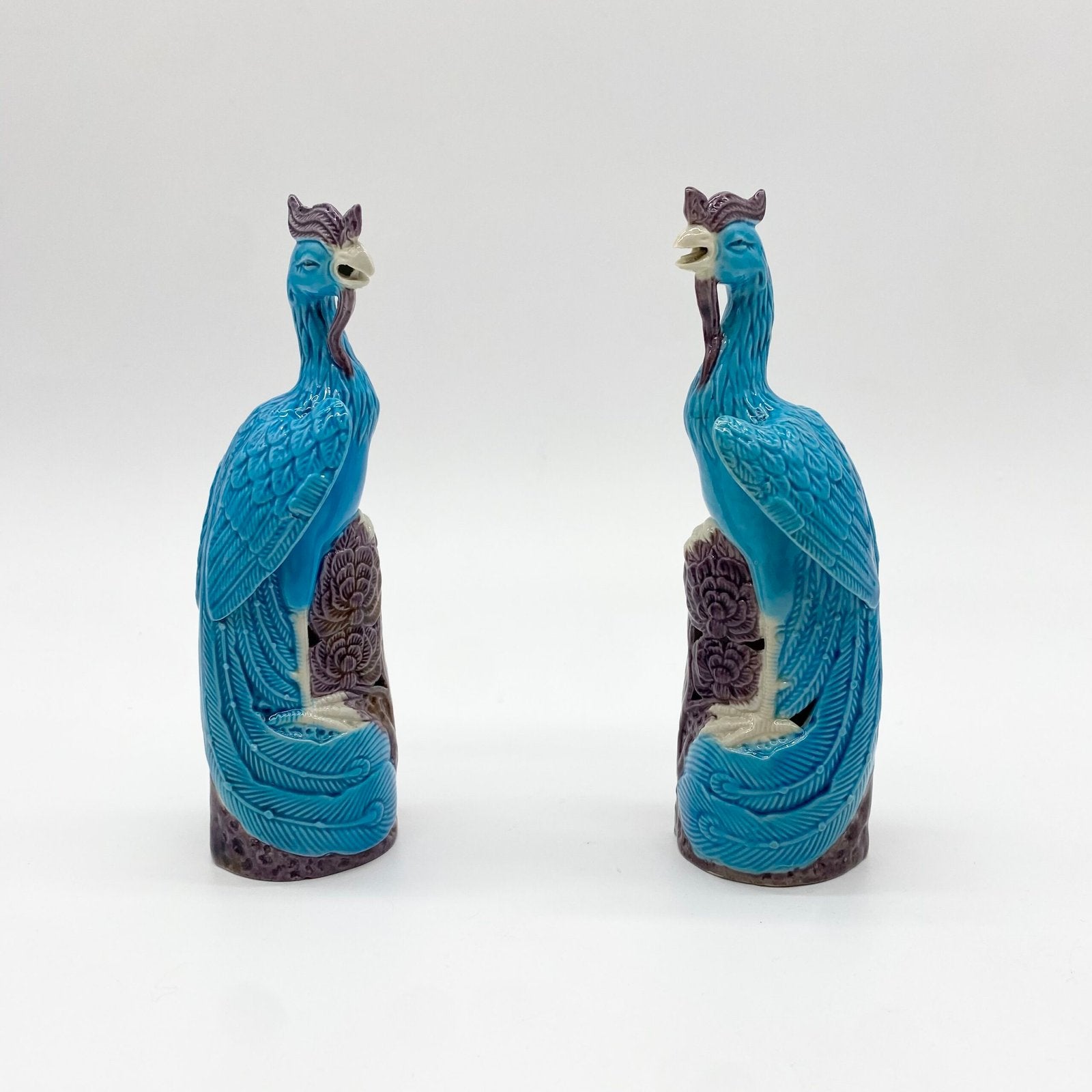 PAIRE DE "PHÉNIX" CHINOIS EN PORCELAINE FINE, XXe