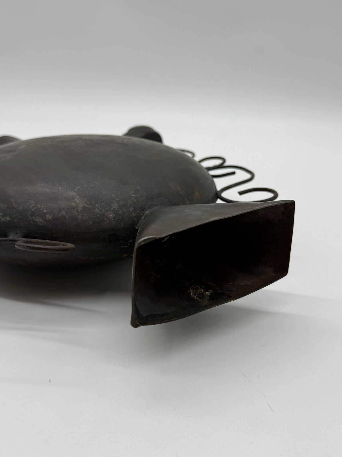 Vase aux oiseaux en métal forgé, Travail artisanal, 1960s