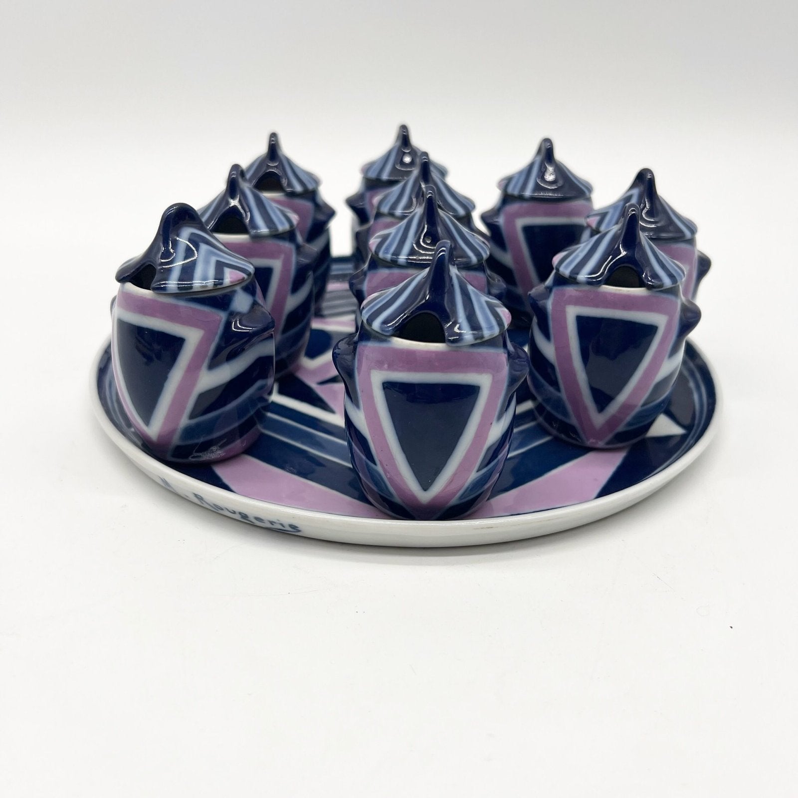 SERVICE A CRÈME PORCELAINE ÉMAILLÉE, MARGUERITE ROUGERIE, 1930