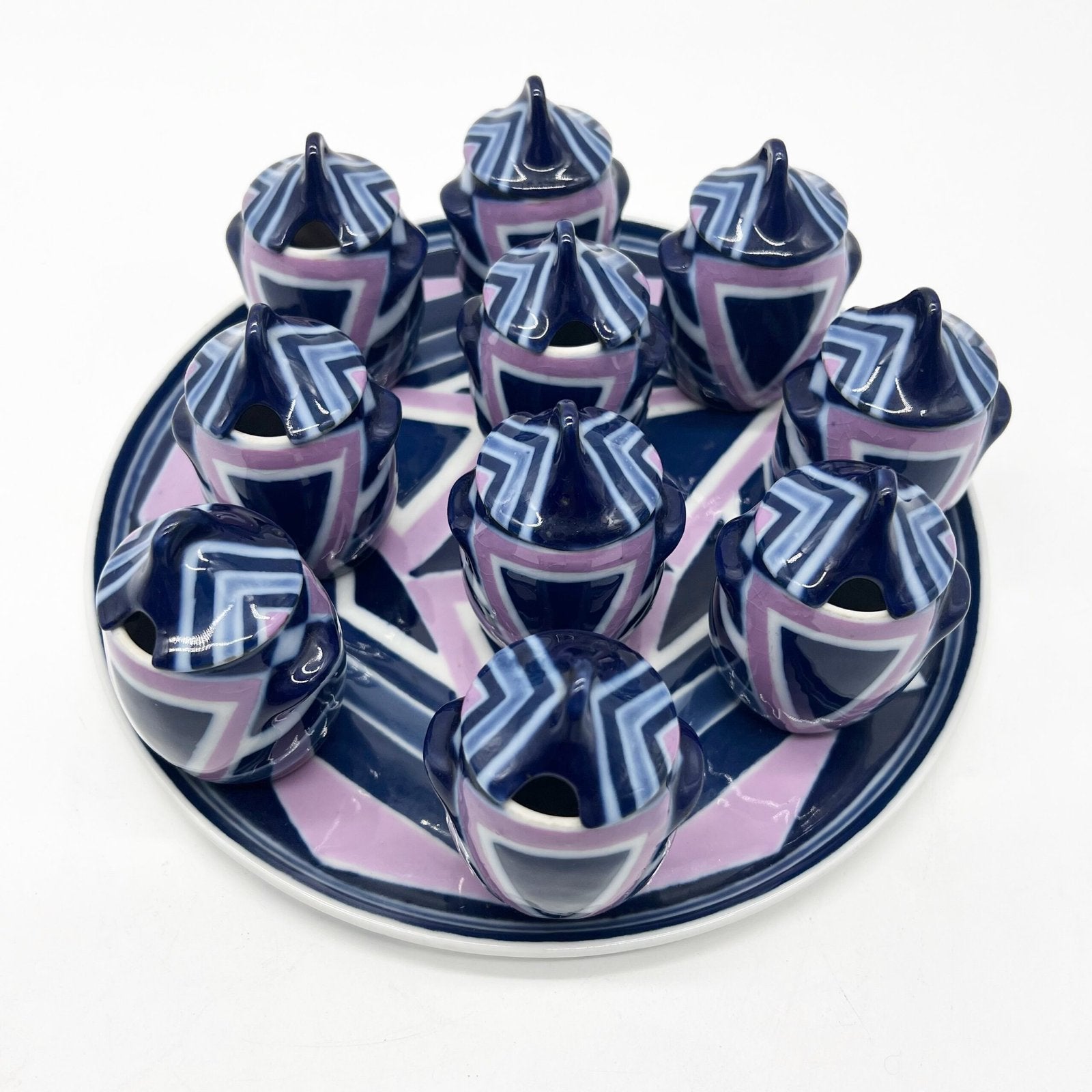 SERVICE A CRÈME PORCELAINE ÉMAILLÉE, MARGUERITE ROUGERIE, 1930