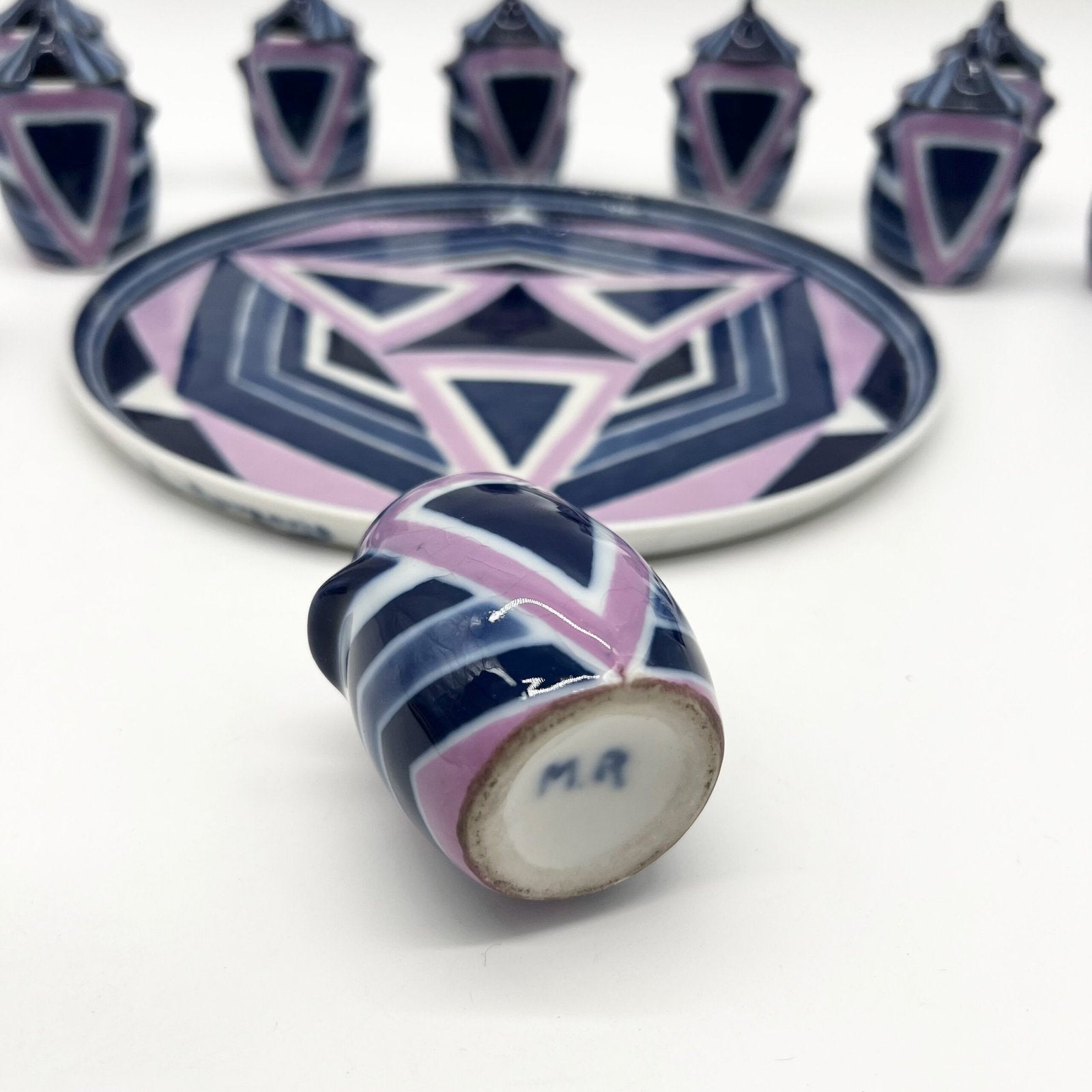 SERVICE A CRÈME PORCELAINE ÉMAILLÉE, MARGUERITE ROUGERIE, 1930