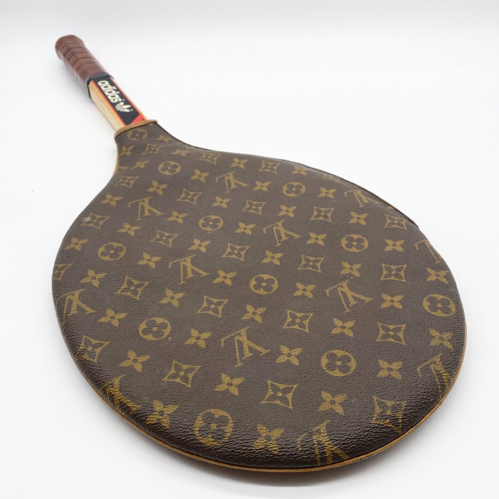 HOUSSE DE RAQUETTE MONOGRAMMES "LOUIS VUITTON", 1951